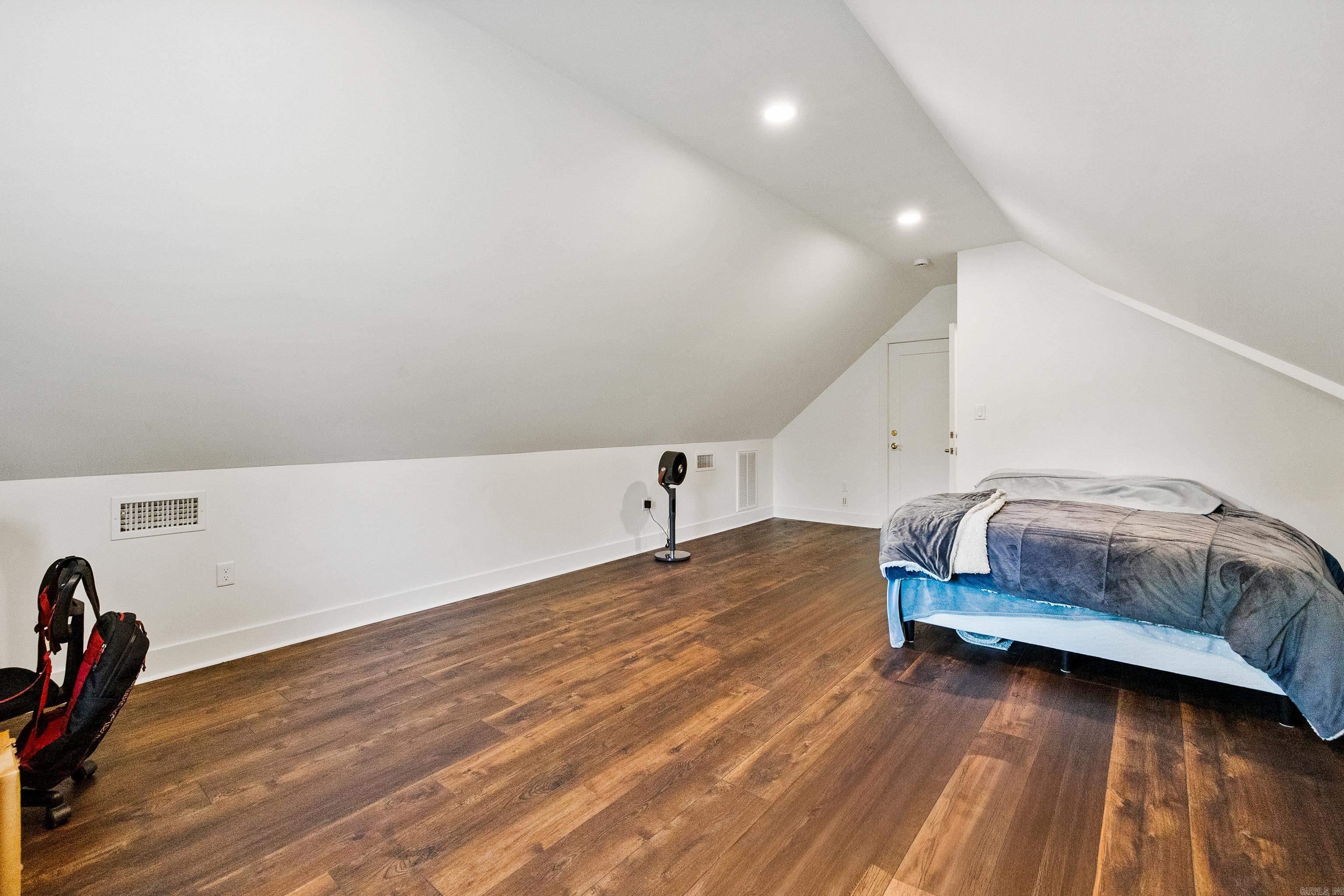 5 Saint Thomas Court Property Photo 42