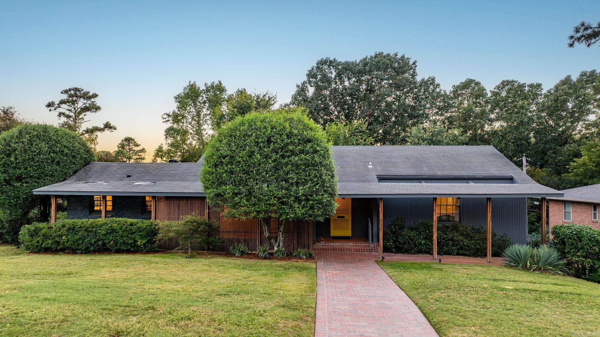 8 Lenon Drive Property Photo 2