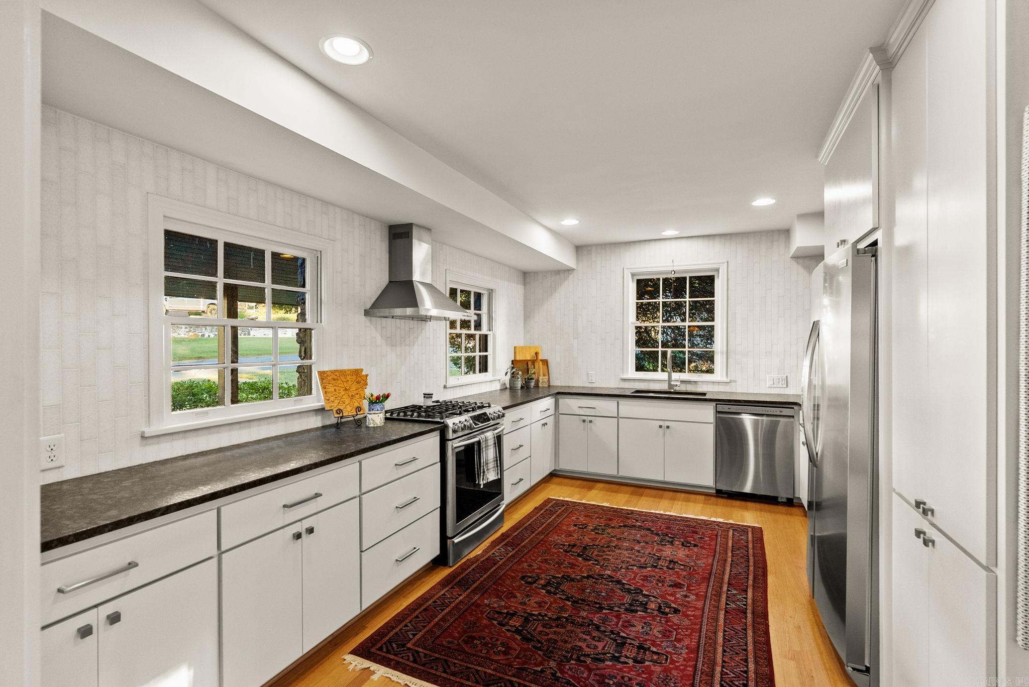 8 Lenon Drive Property Photo 14