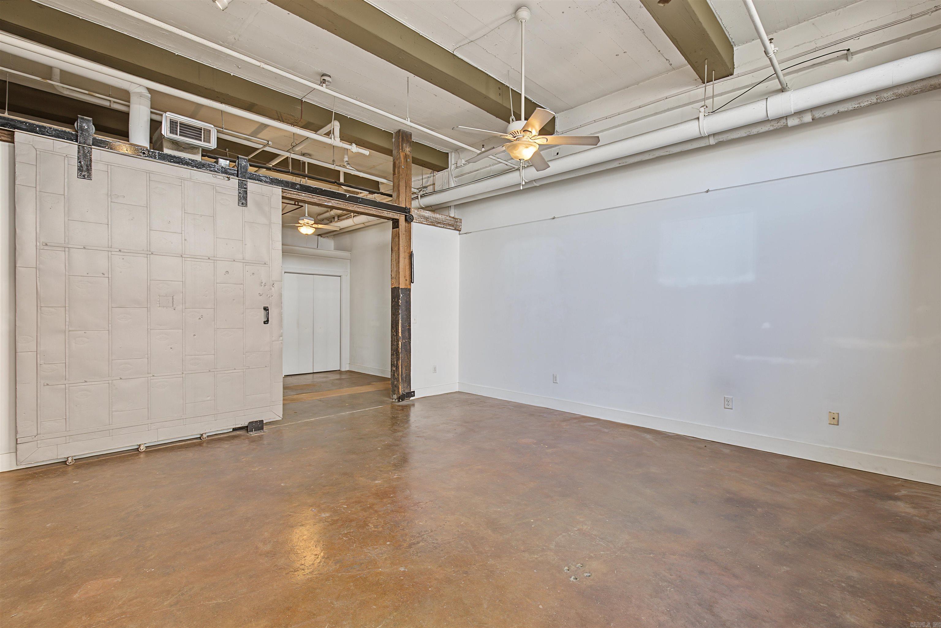 423 E 3rd St #courtyard 5 Property Photo 11