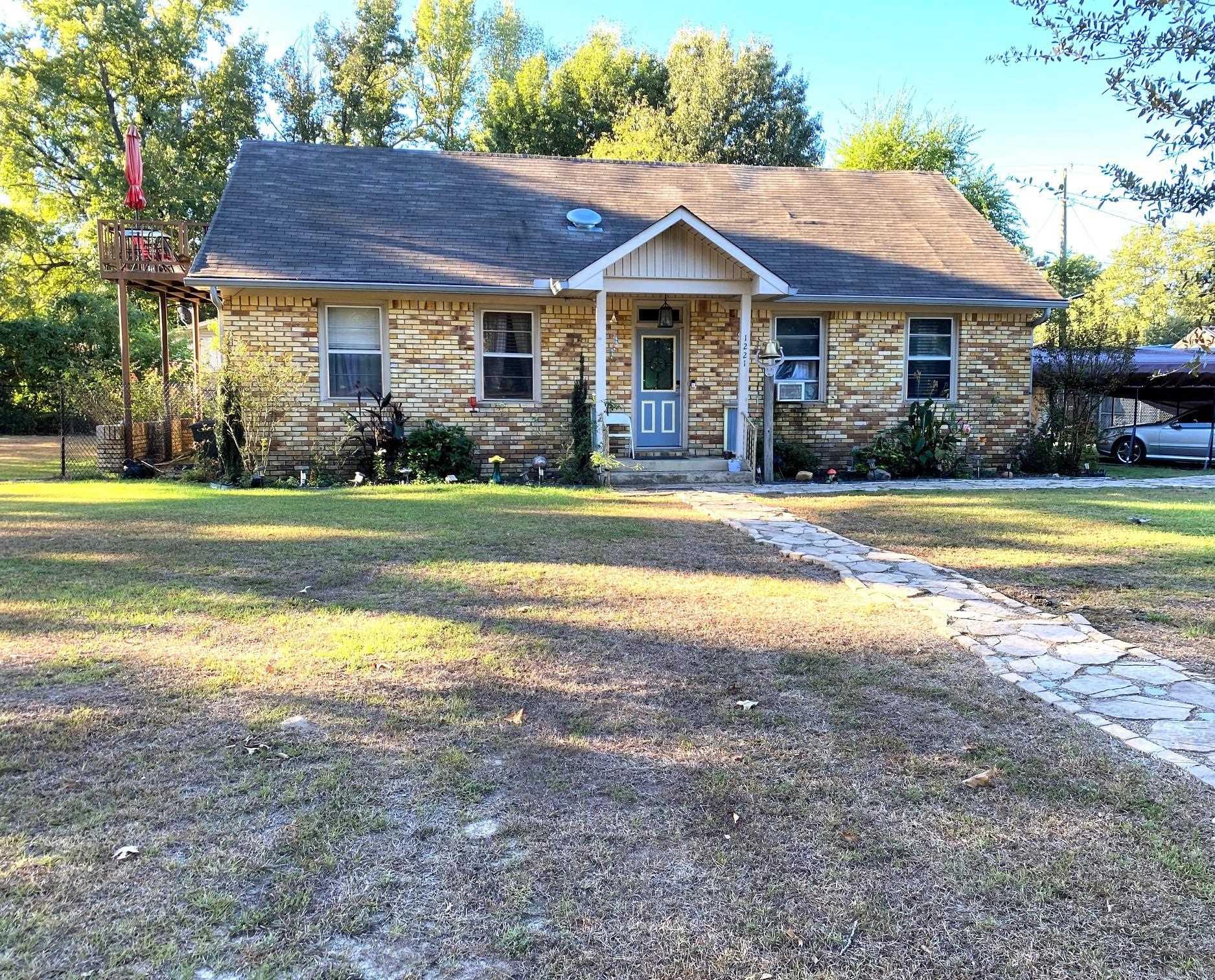 1221 Rankin St Avenue Property Photo 1