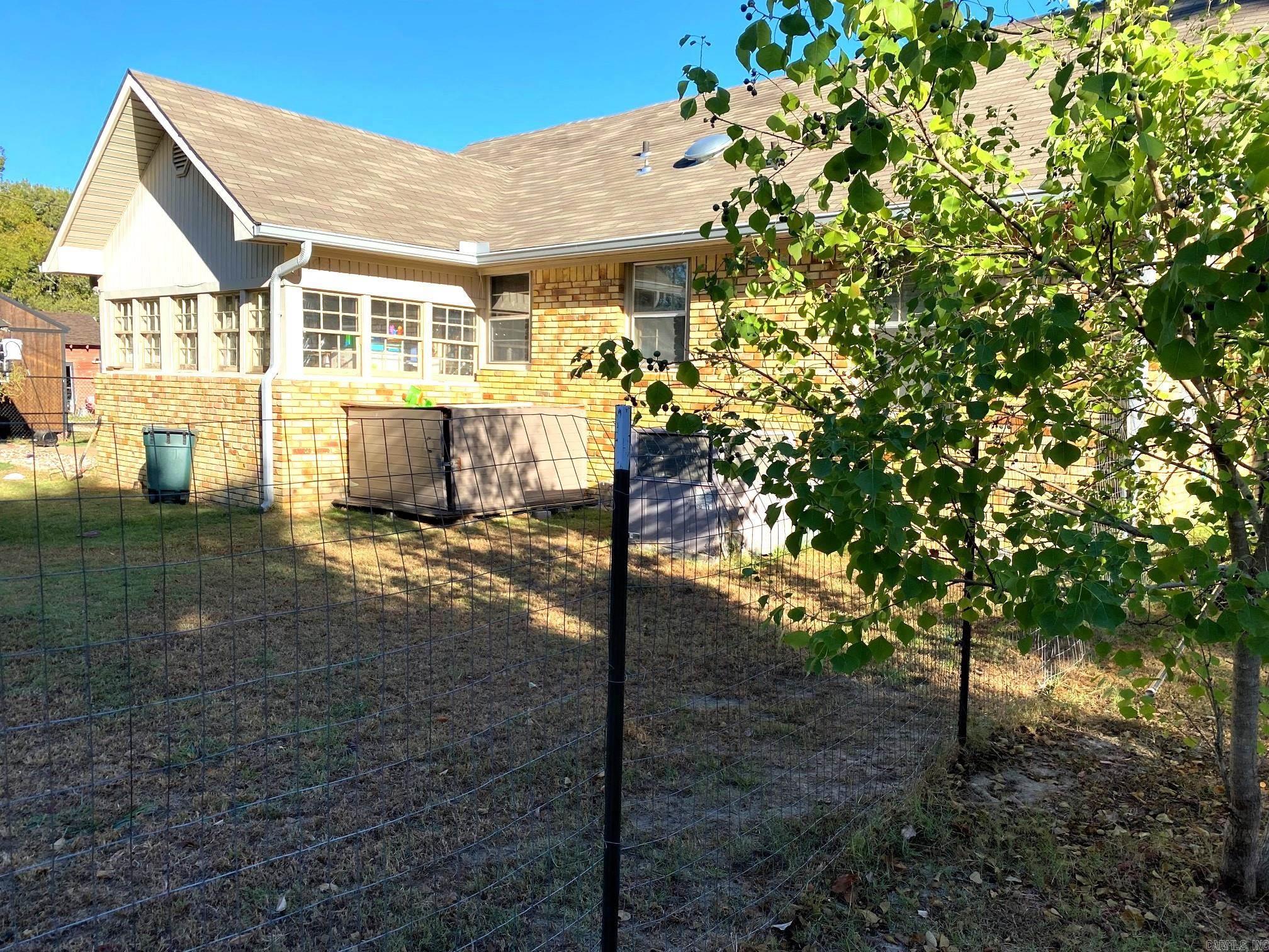 1221 Rankin St Avenue Property Photo 2