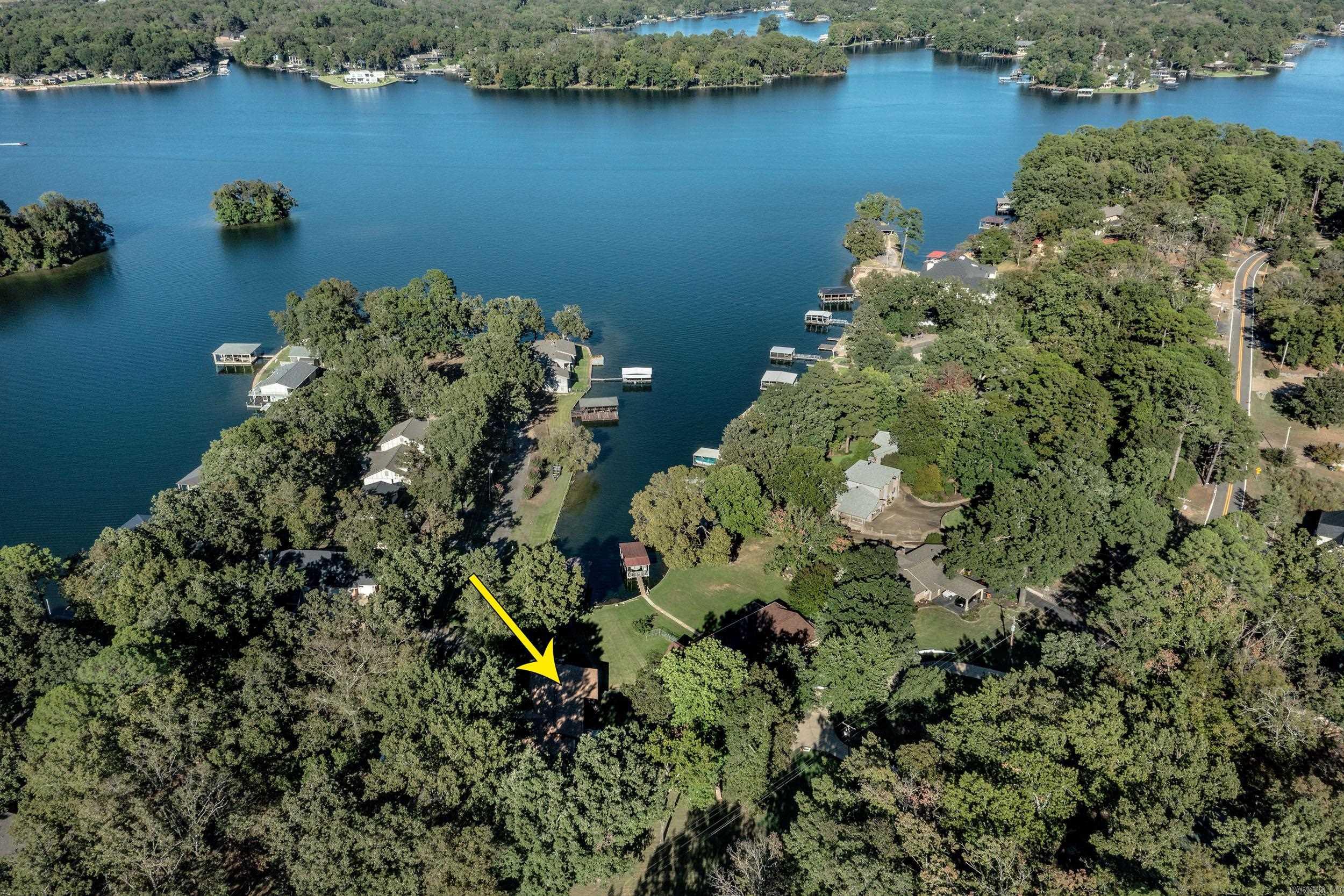 104 Windy Pt Property Photo 4