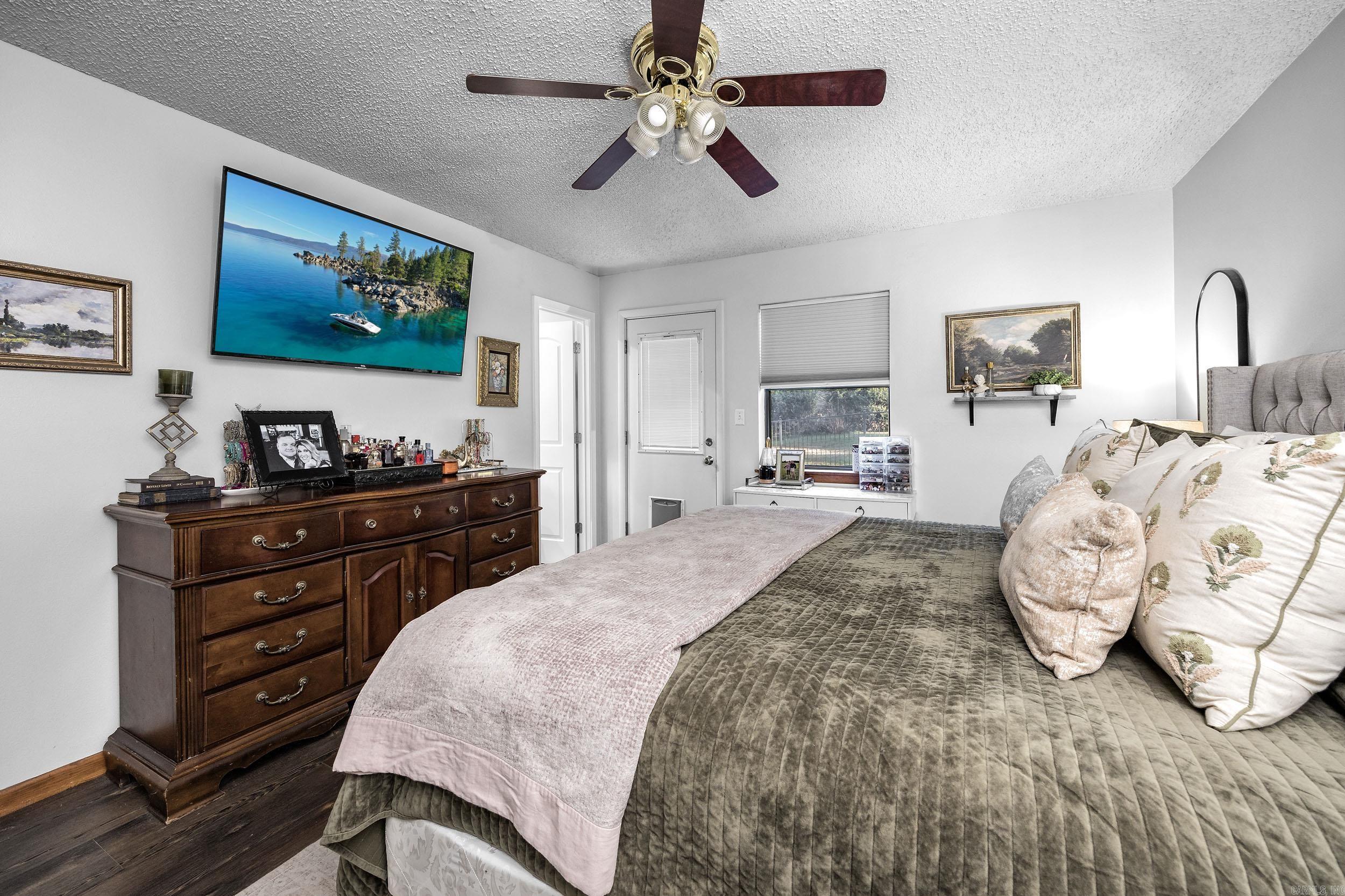 104 Windy Pt Property Photo 16