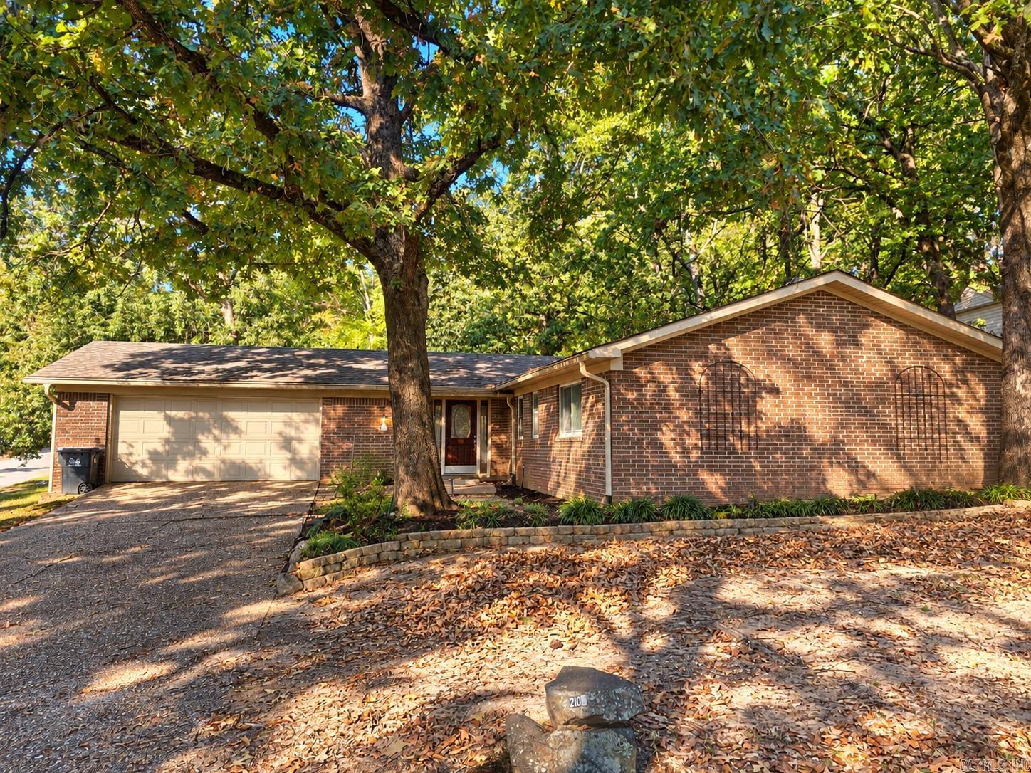 2104 Banny Property Photo 1
