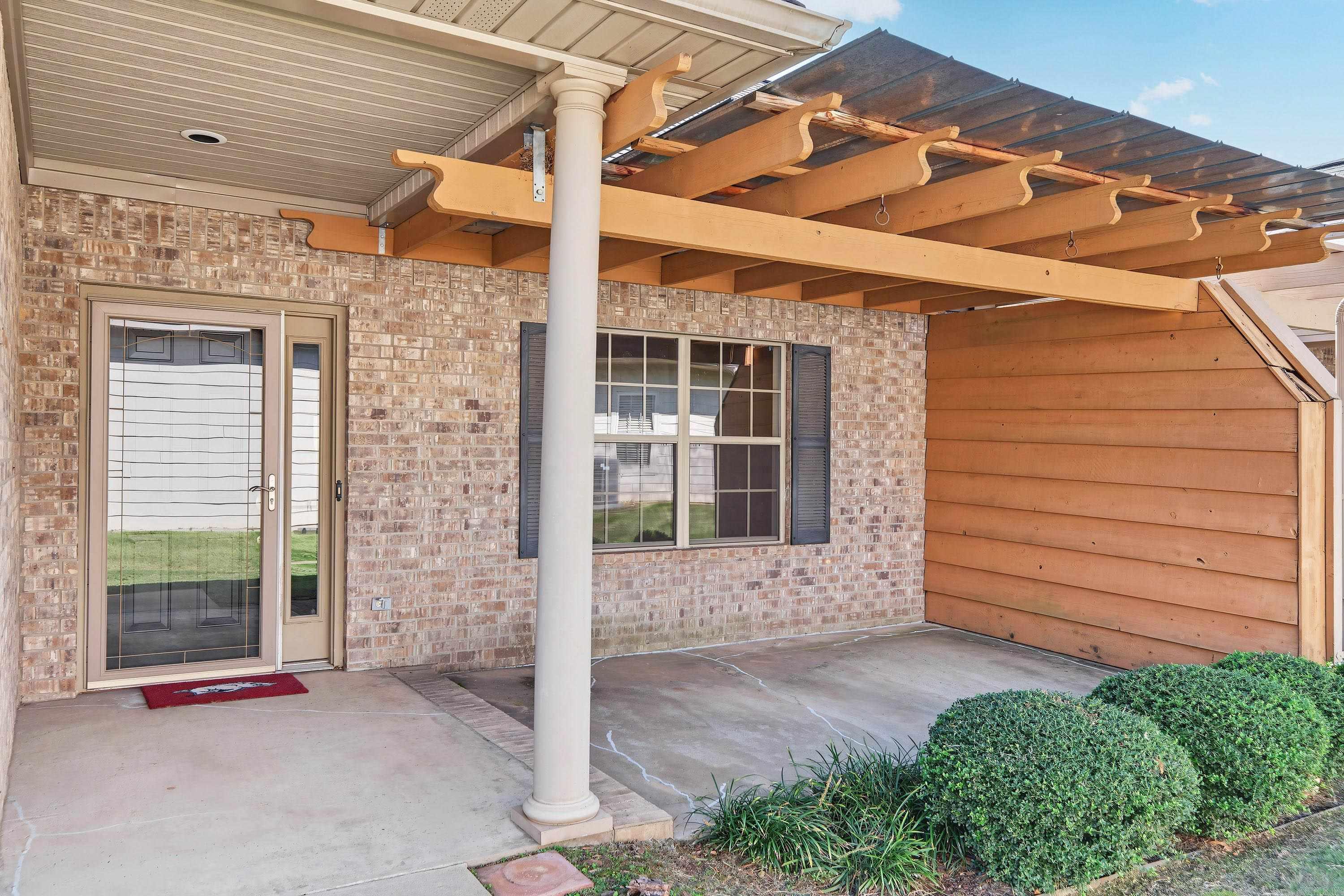 1306 Stagecoach Village Property Photo 3