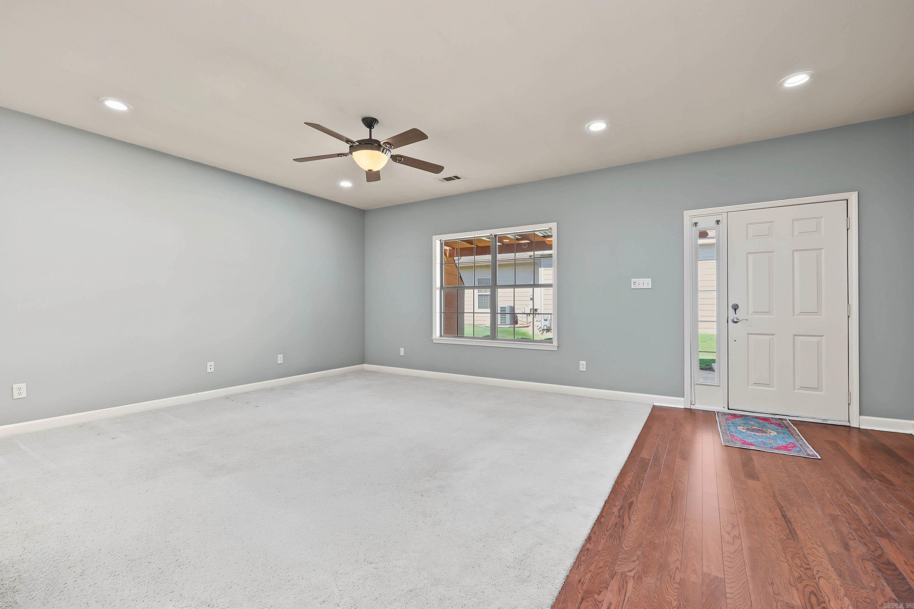 1306 Stagecoach Village Property Photo 5