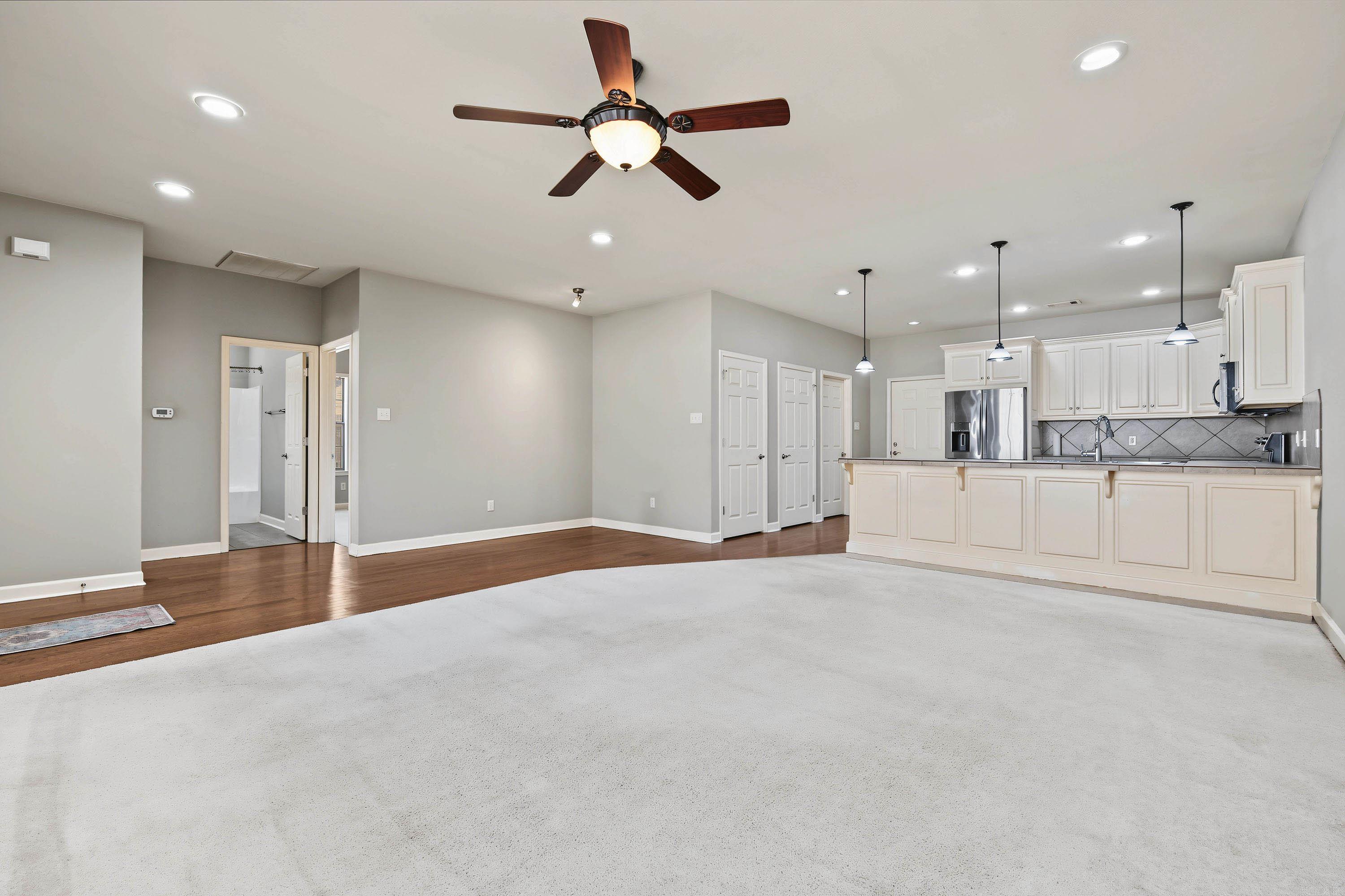 1306 Stagecoach Village Property Photo 7