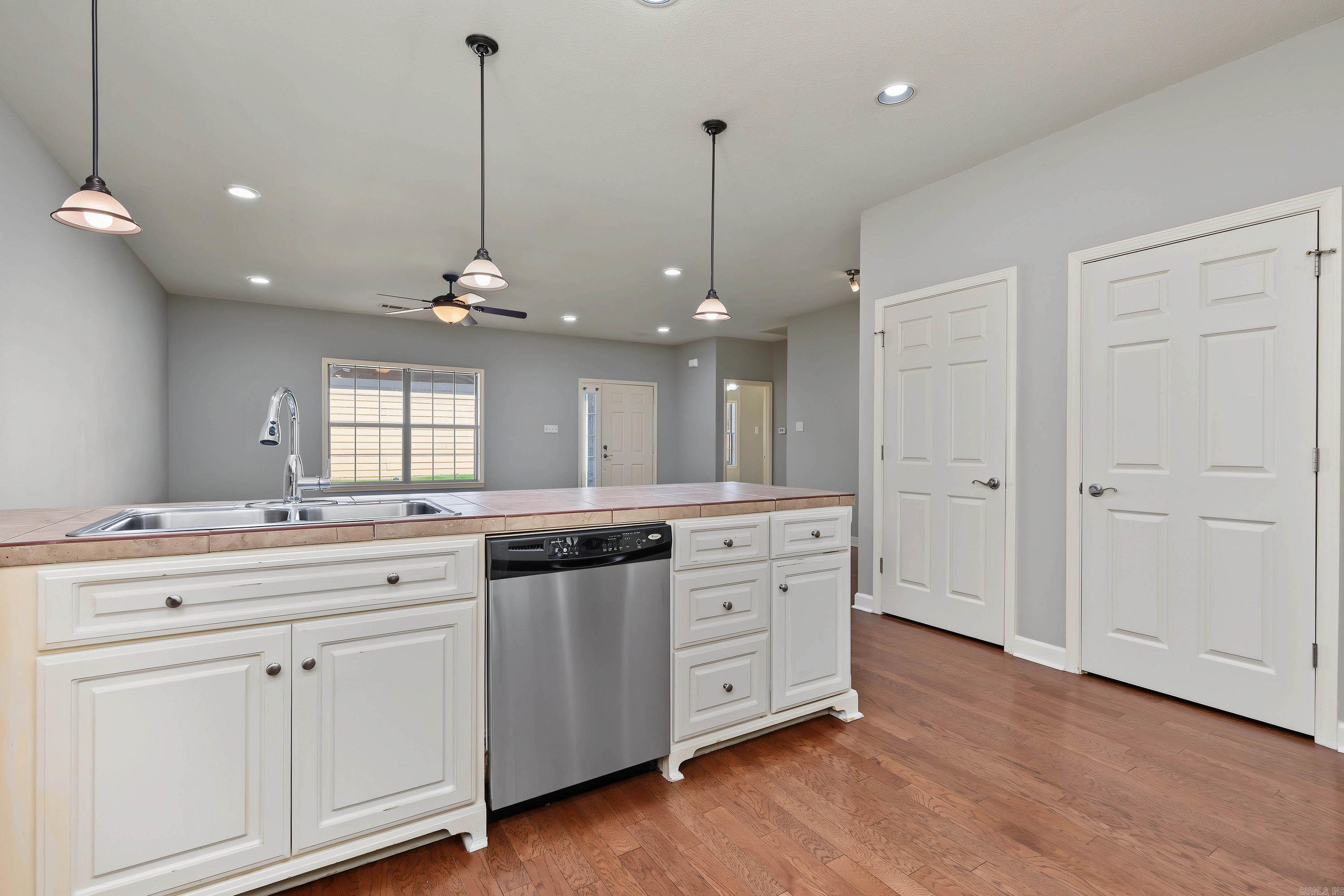1306 Stagecoach Village Property Photo 12
