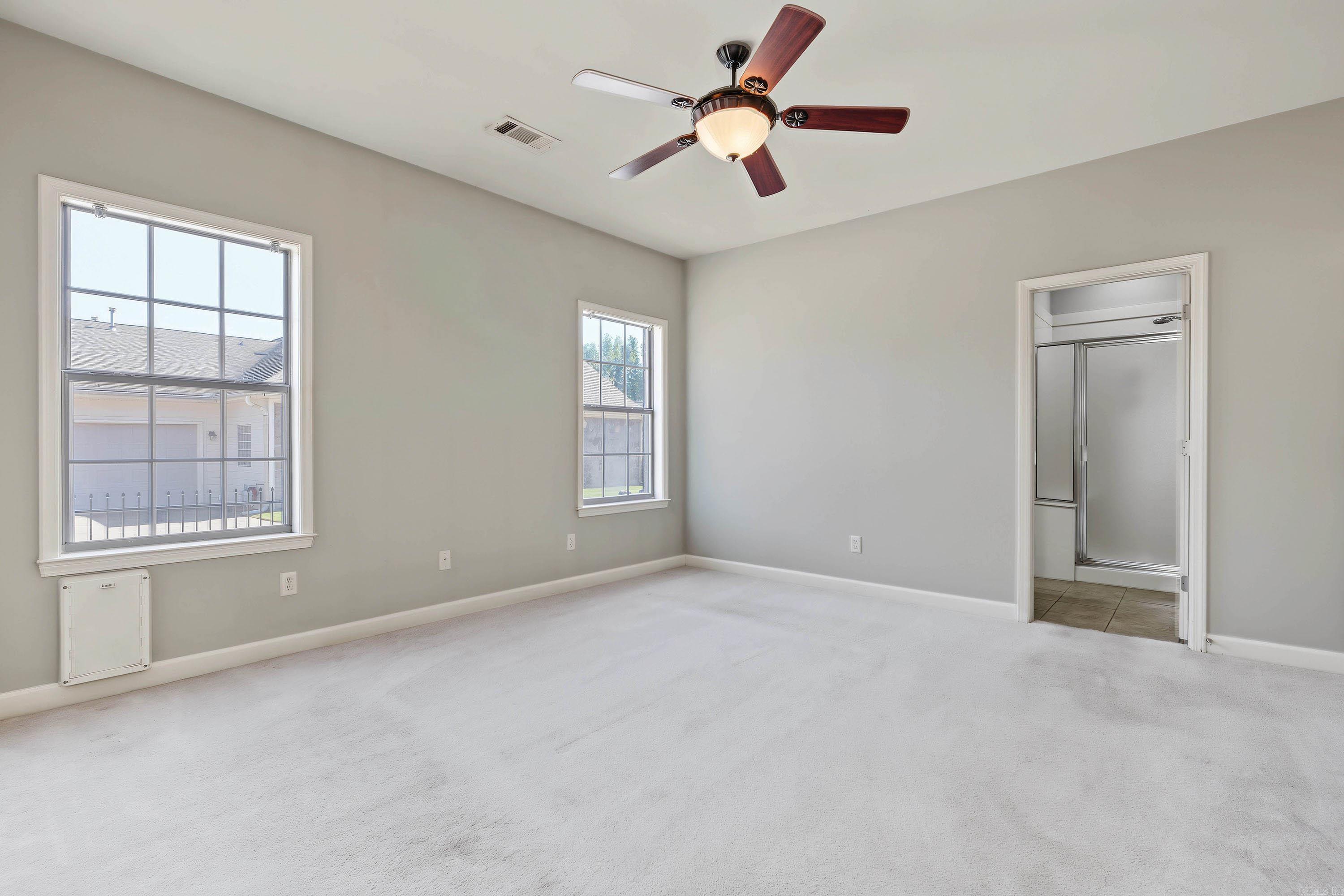 1306 Stagecoach Village Property Photo 13