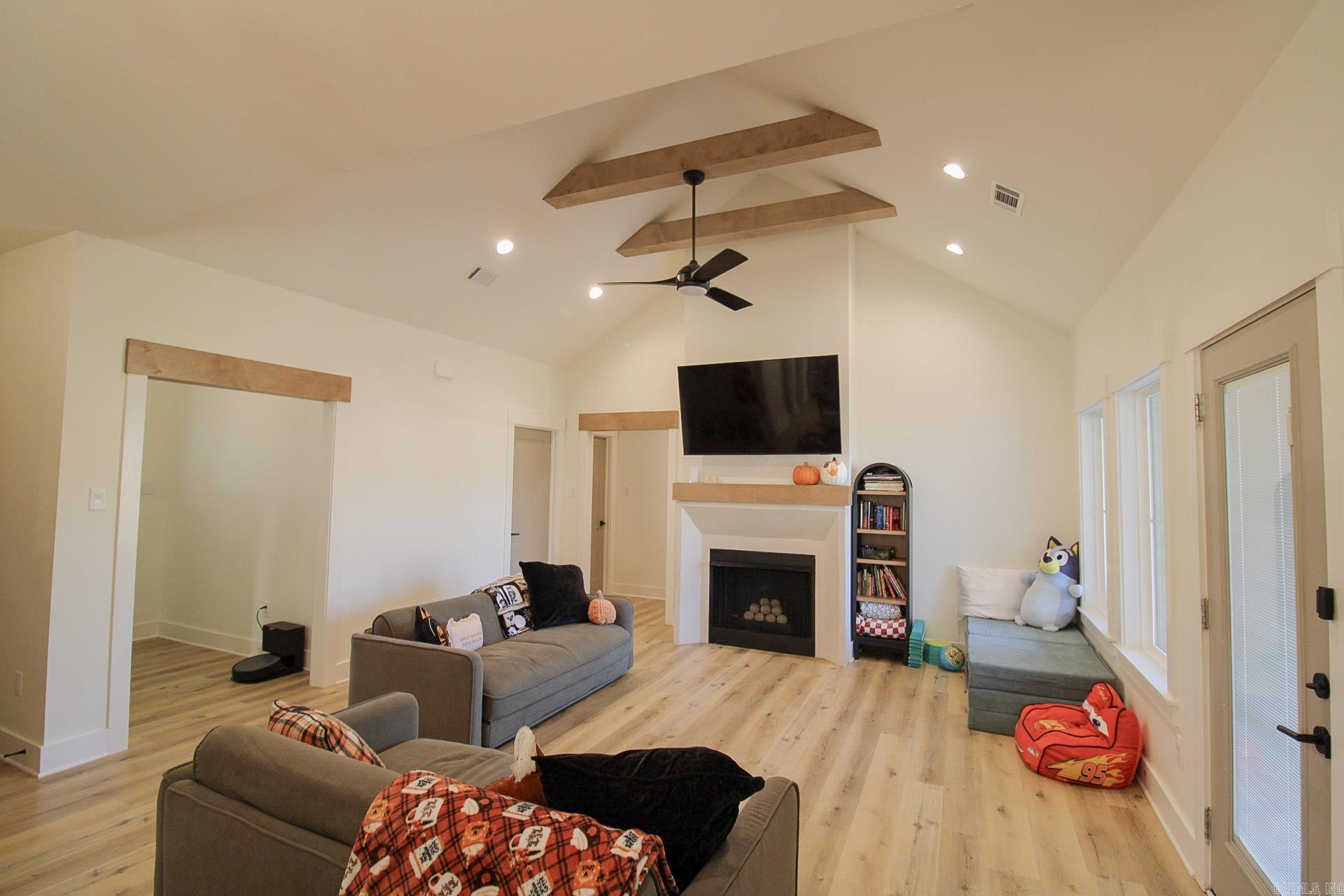 5 Songbird Cove Property Photo 6