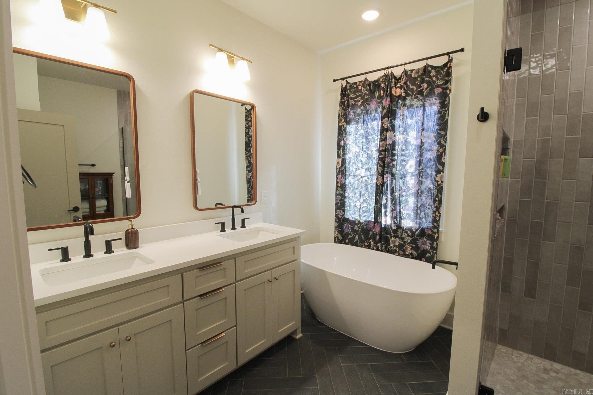 5 Songbird Cove Property Photo 12