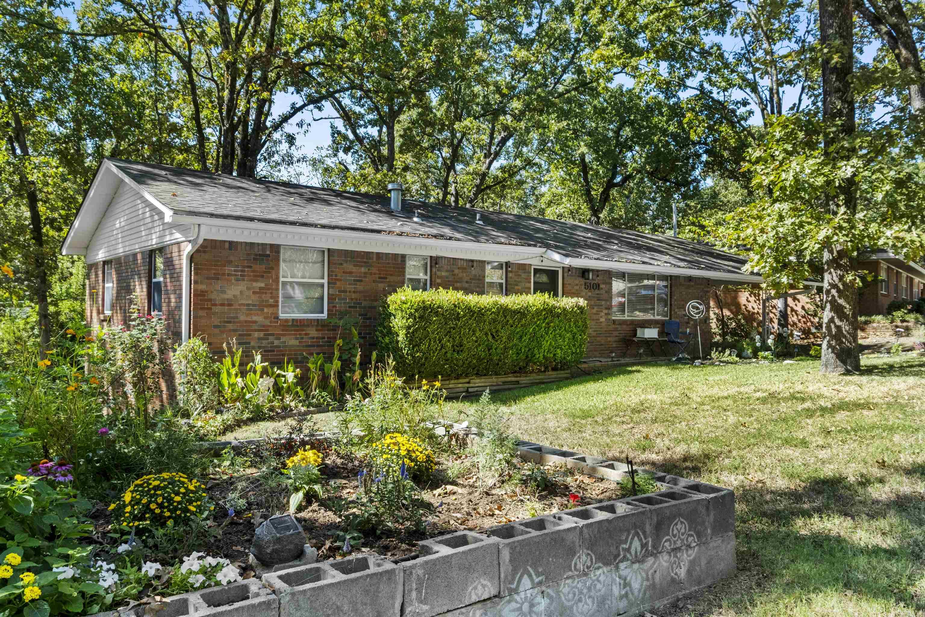 5101 Oaklawn Drive Property Photo 2