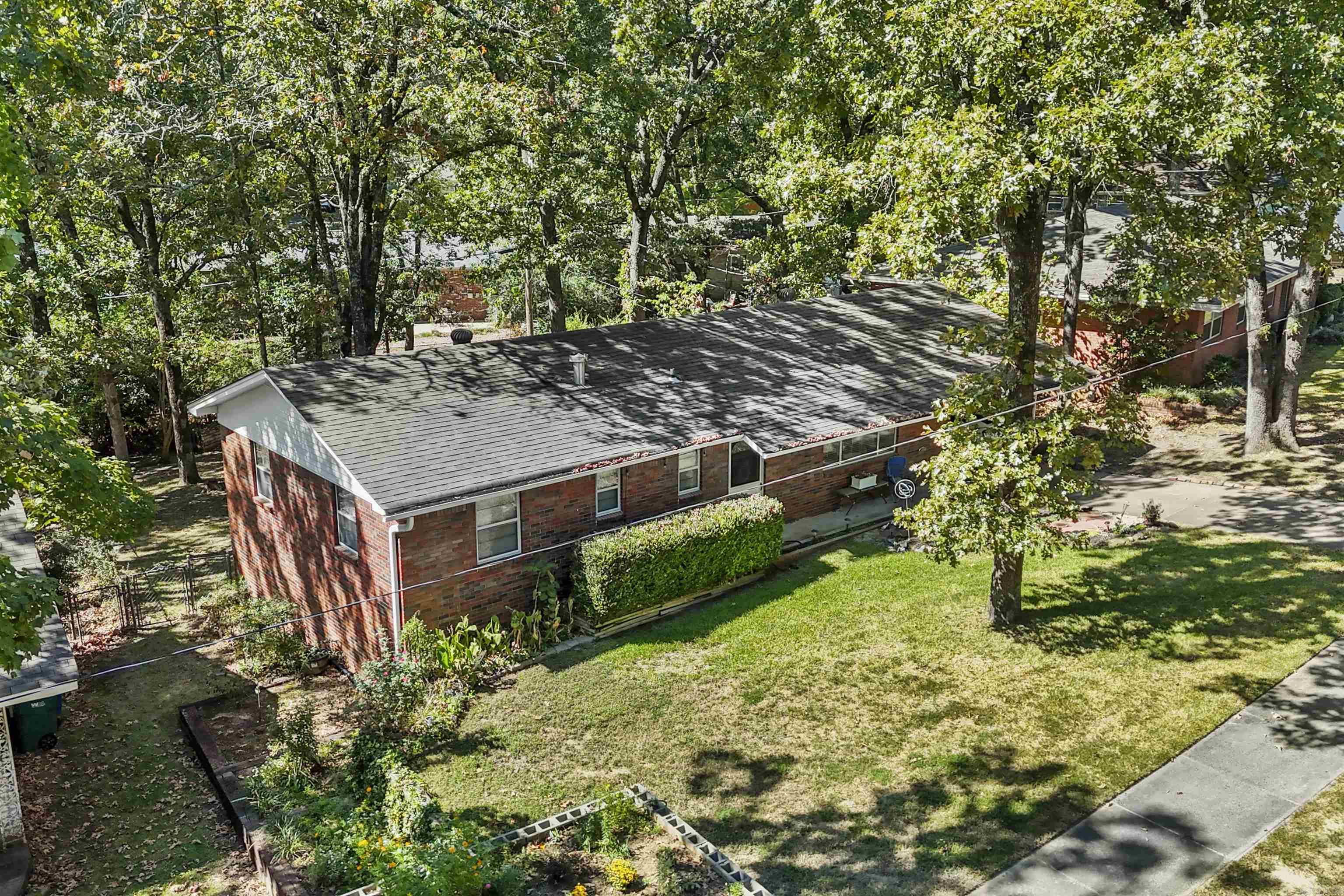 5101 Oaklawn Drive Property Photo 4