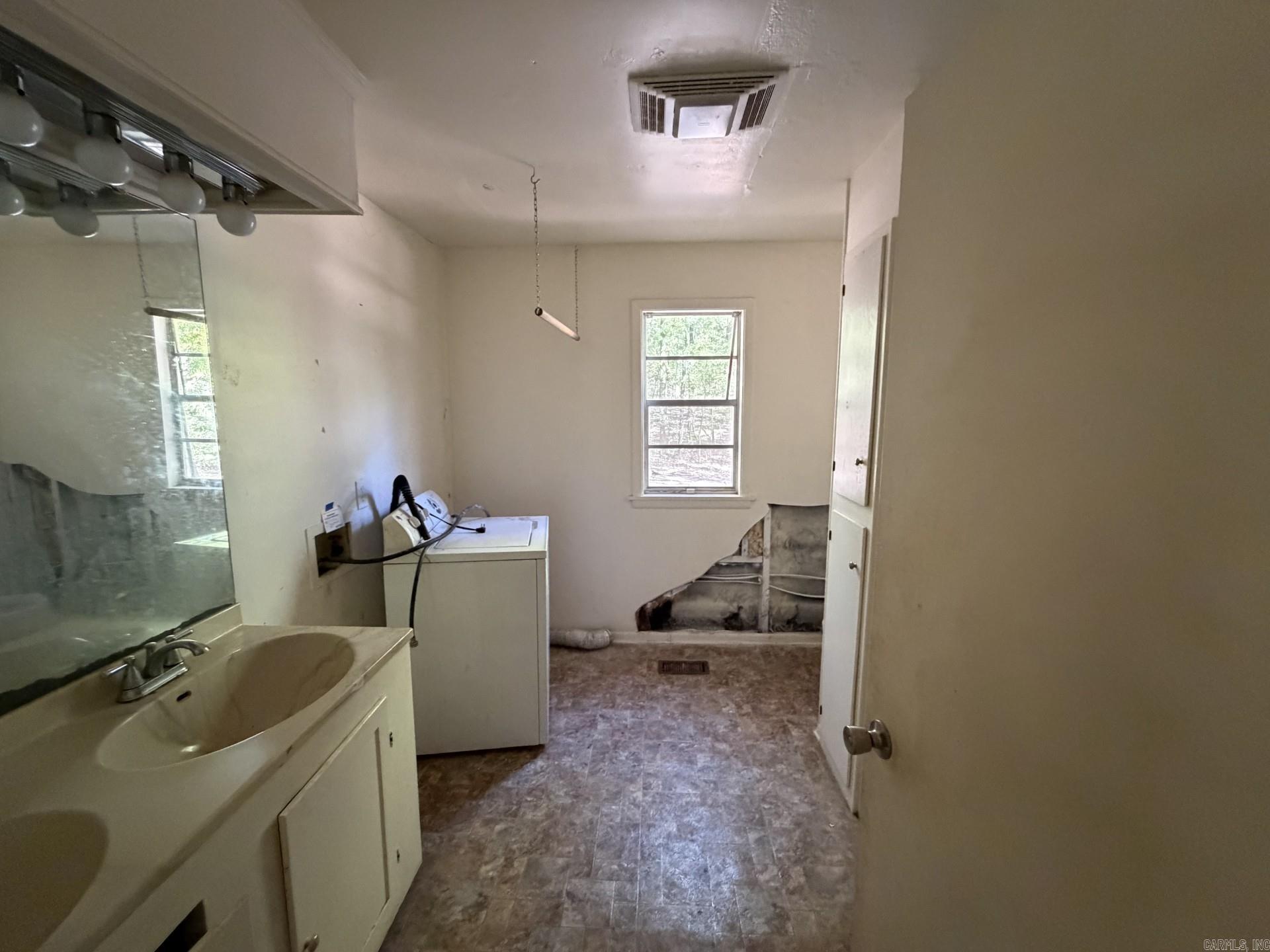 4638 Beaty Road Property Photo 6