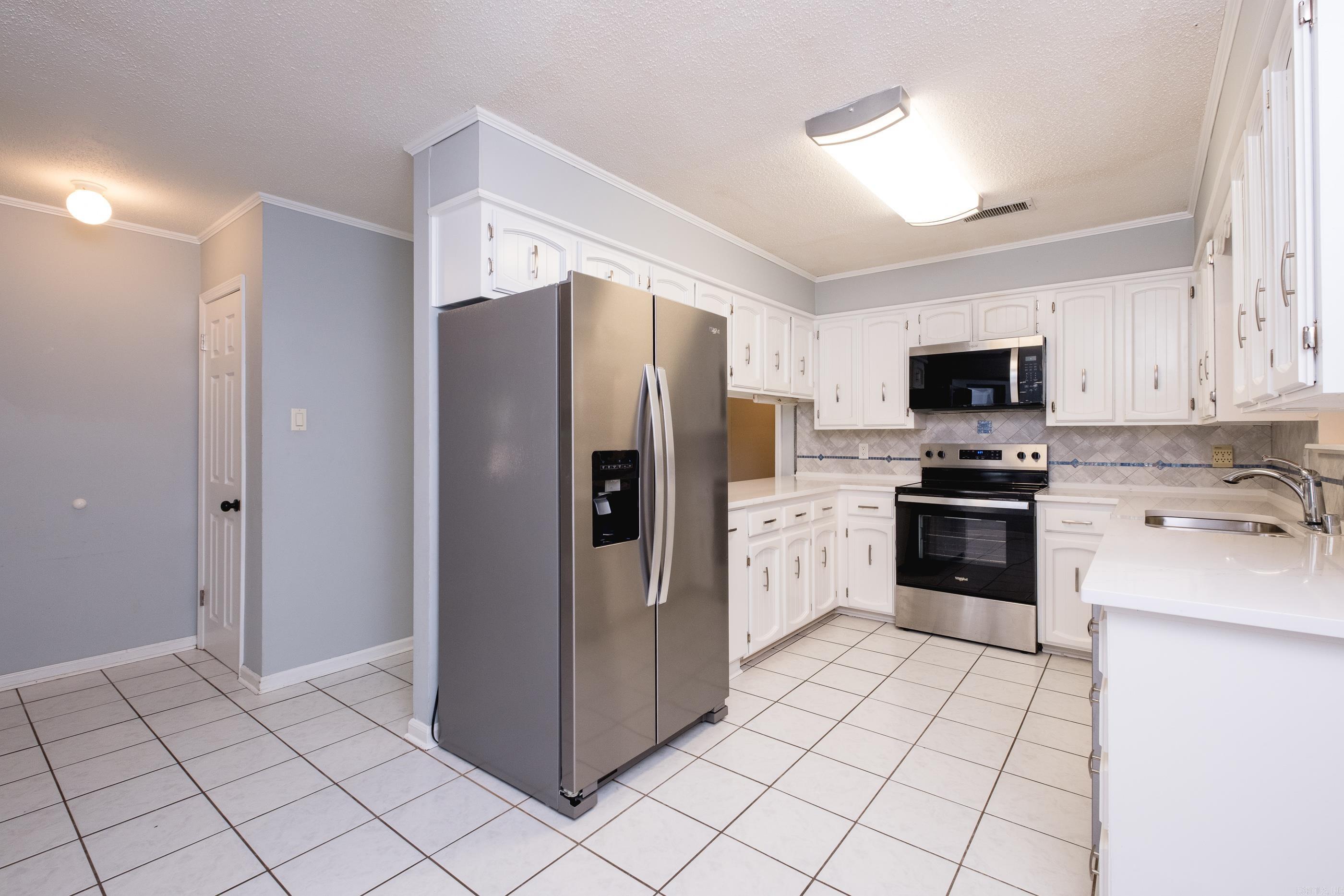 11004 Dogwood Cove Property Photo 14