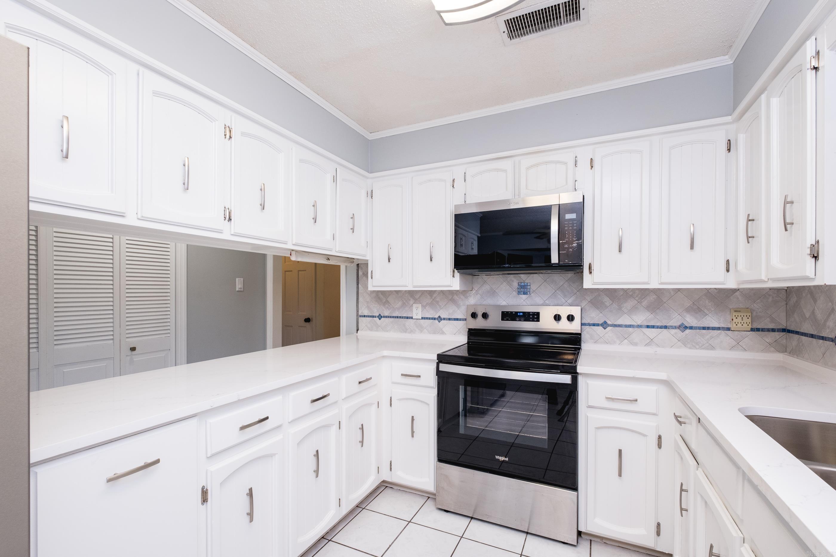 11004 Dogwood Cove Property Photo 17