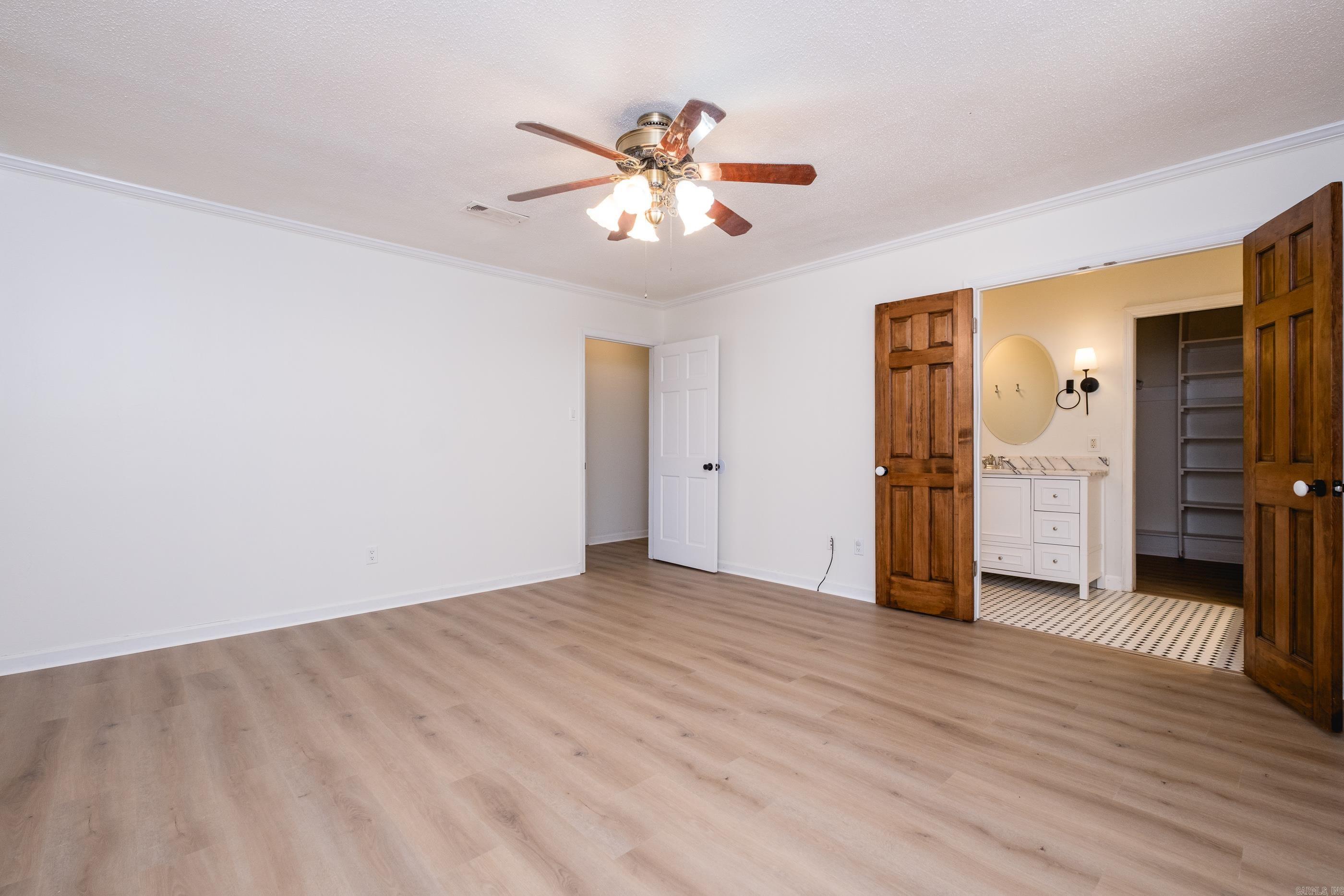 11004 Dogwood Cove Property Photo 32