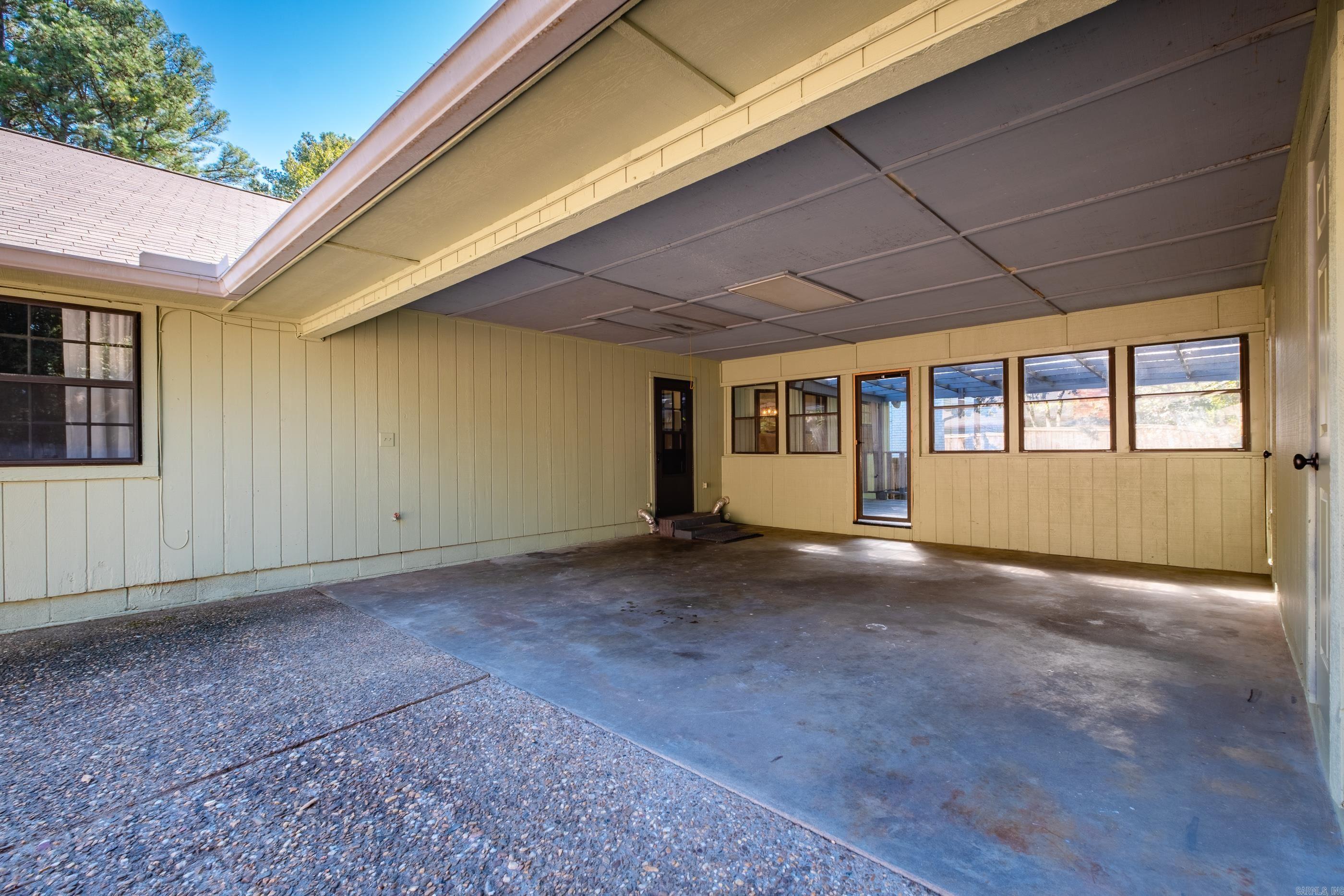 11004 Dogwood Cove Property Photo 36