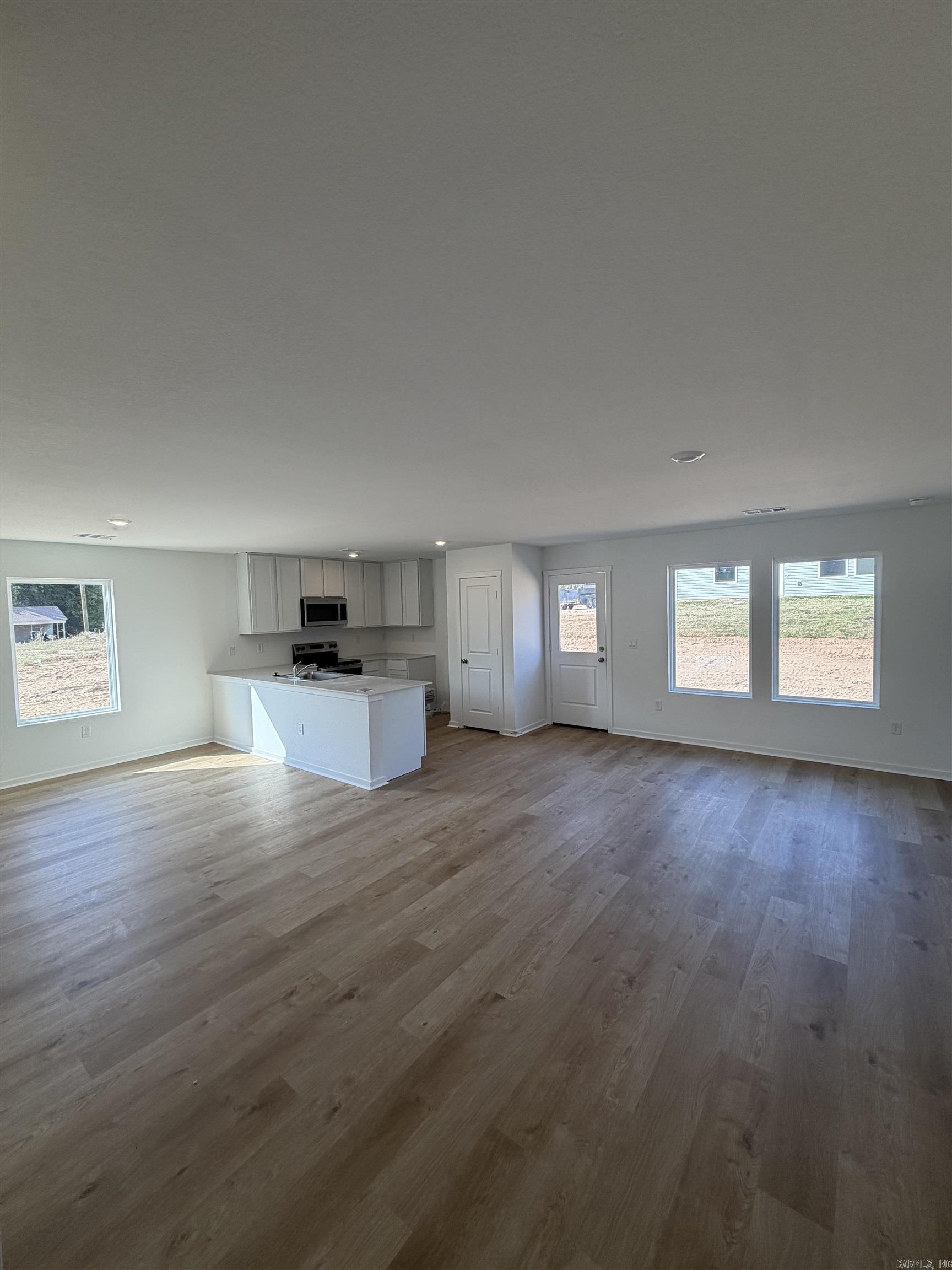 408 Mistflower Cove Property Photo 3