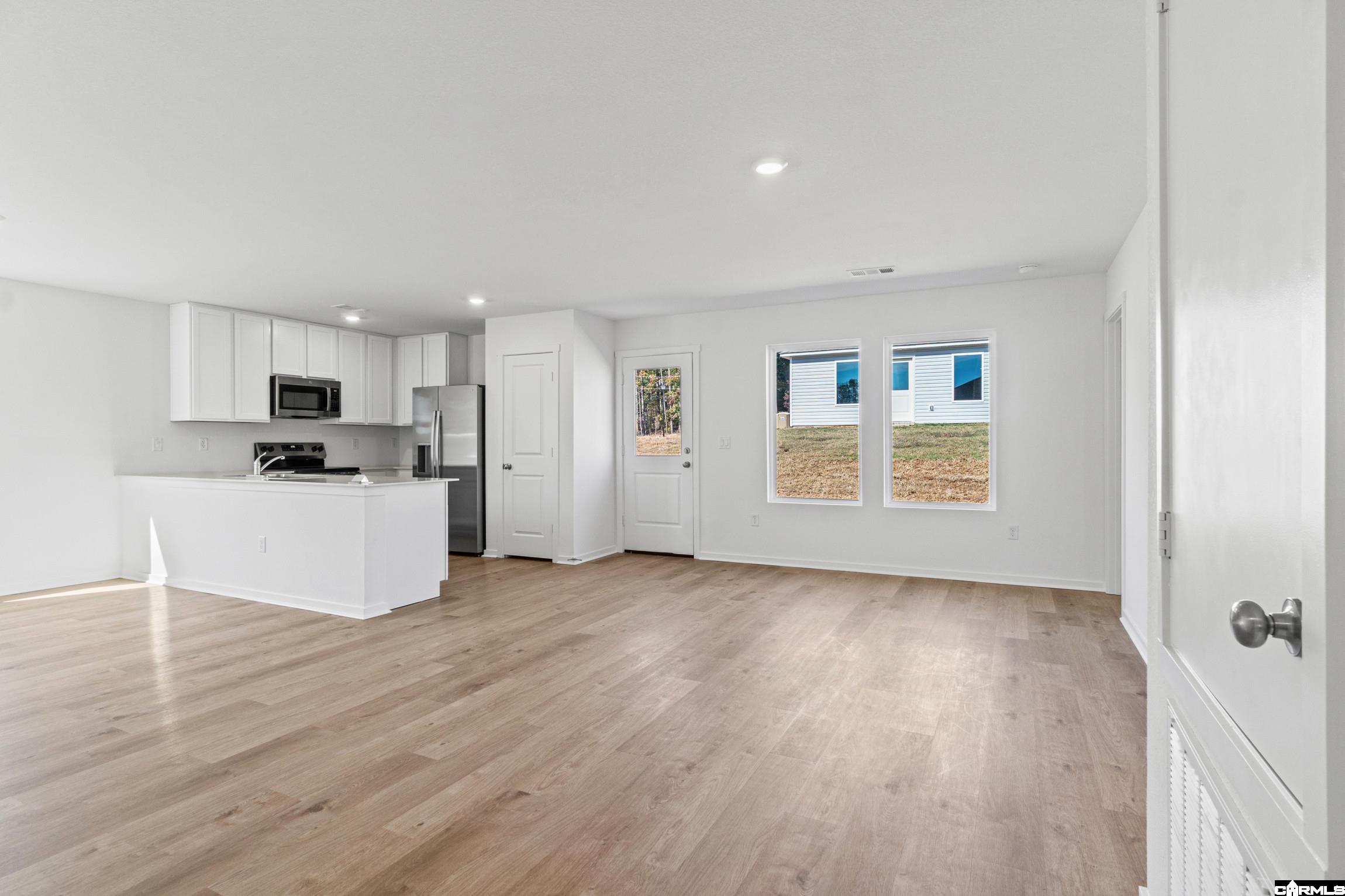 408 Mistflower Cove Property Photo 8