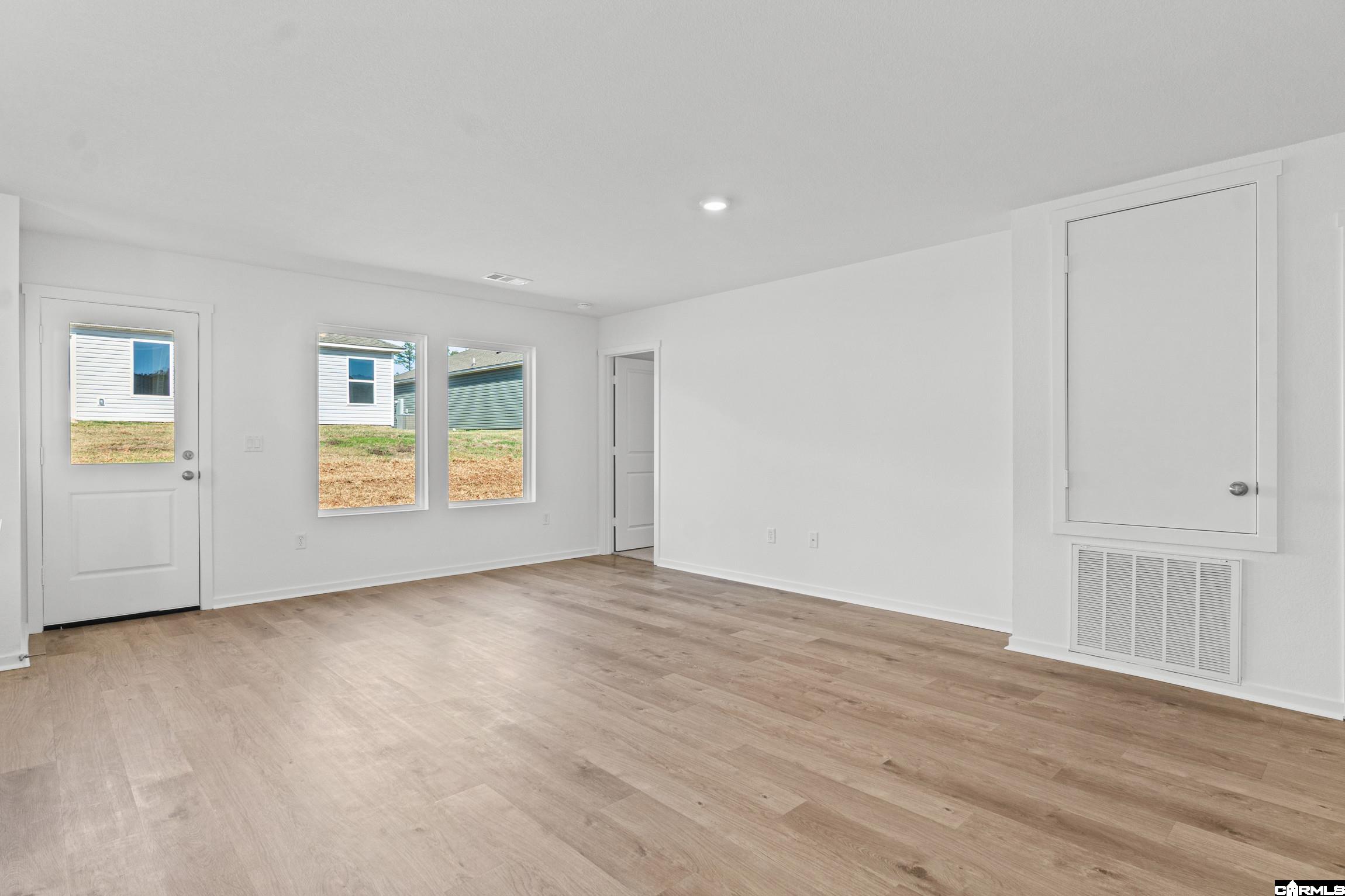 408 Mistflower Cove Property Photo 9