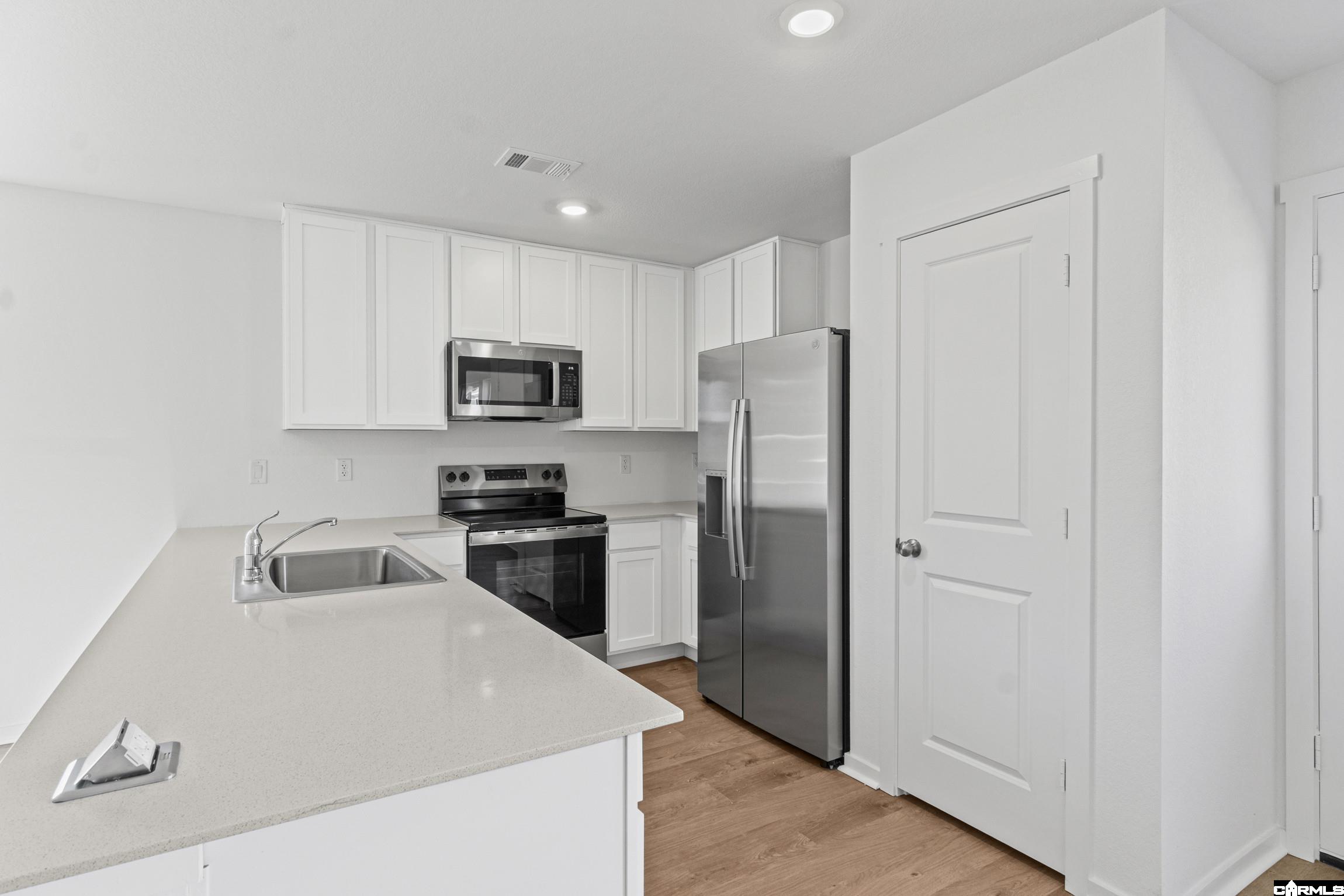 408 Mistflower Cove Property Photo 13
