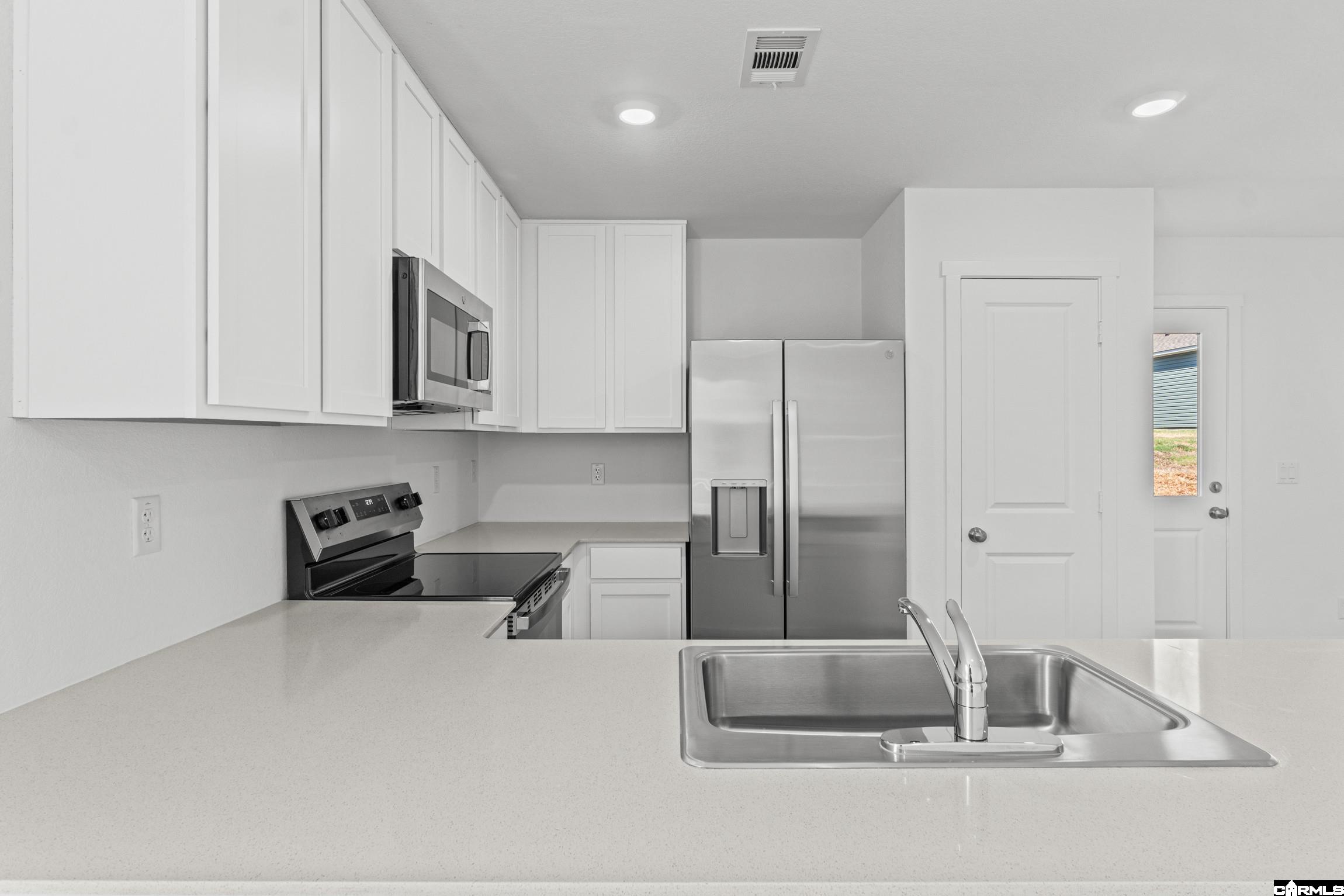408 Mistflower Cove Property Photo 14