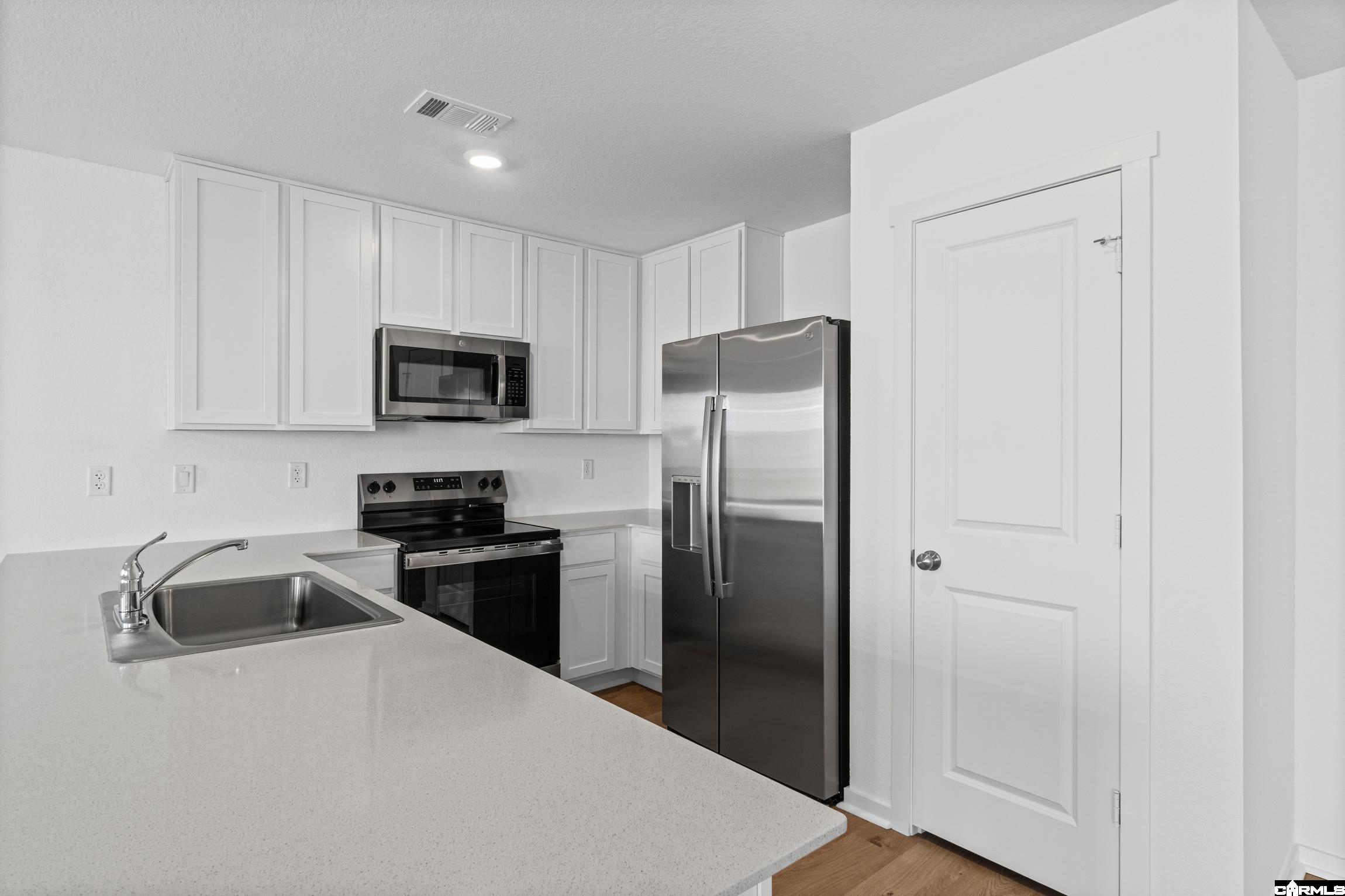 400 Mistflower Cove Property Photo 12