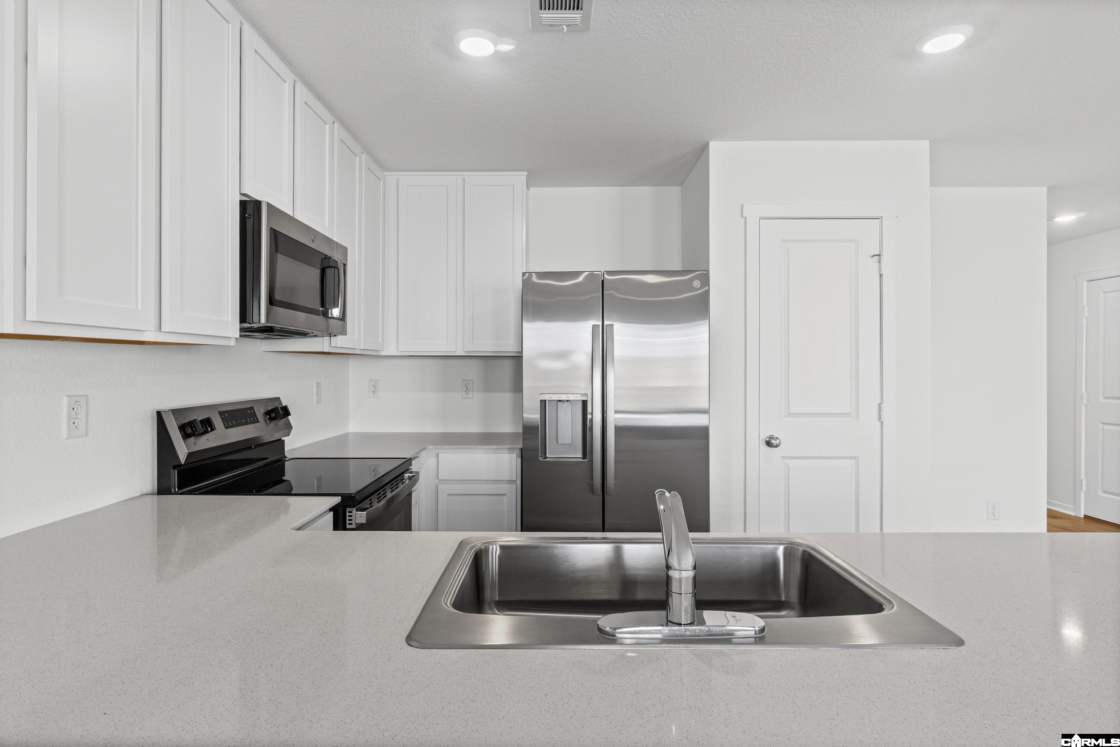 400 Mistflower Cove Property Photo 13
