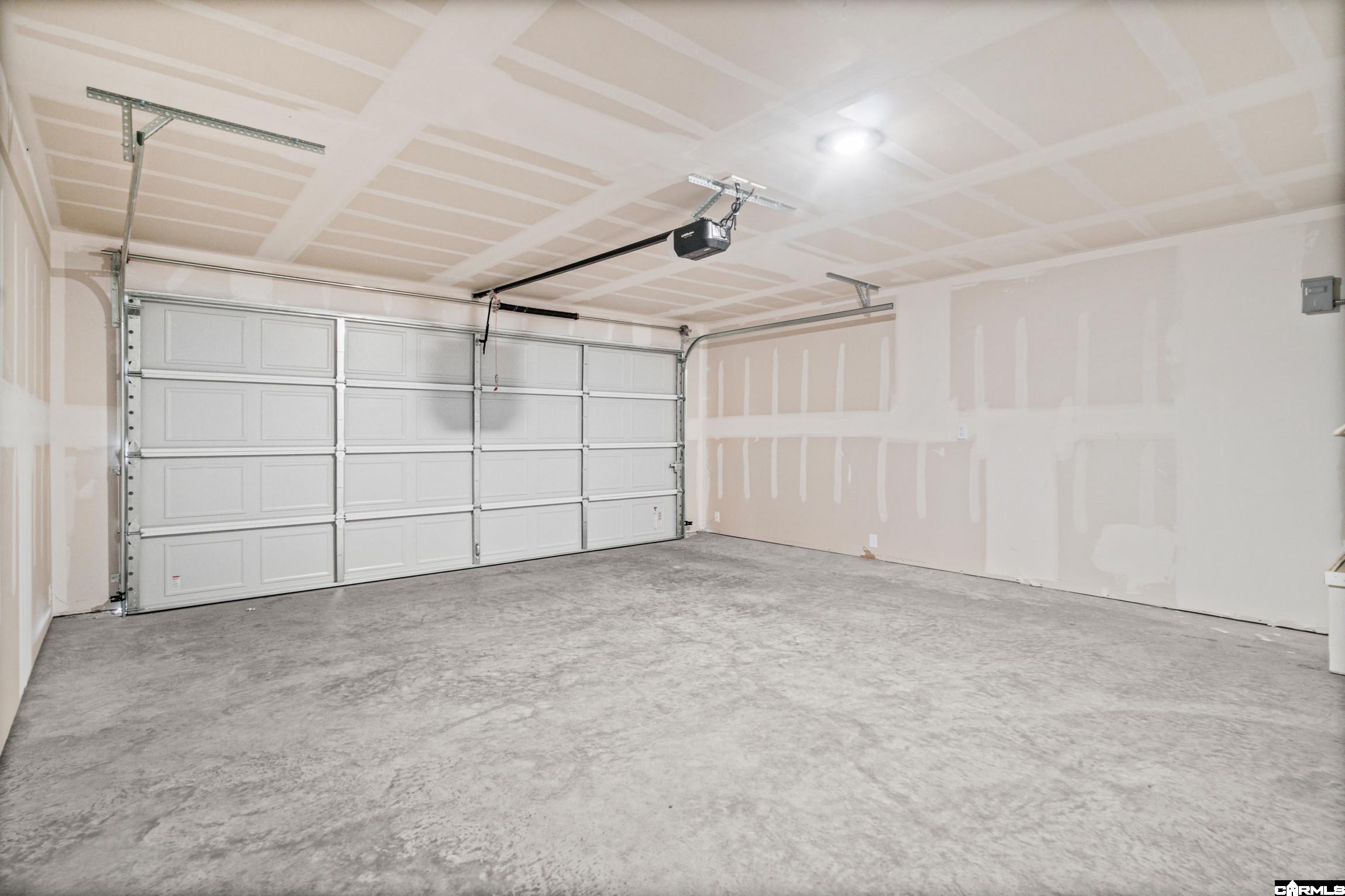 400 Mistflower Cove Property Photo 30