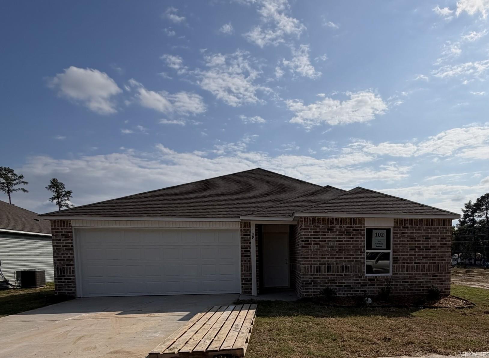 109 Flat Wood Avenue Property Photo 1