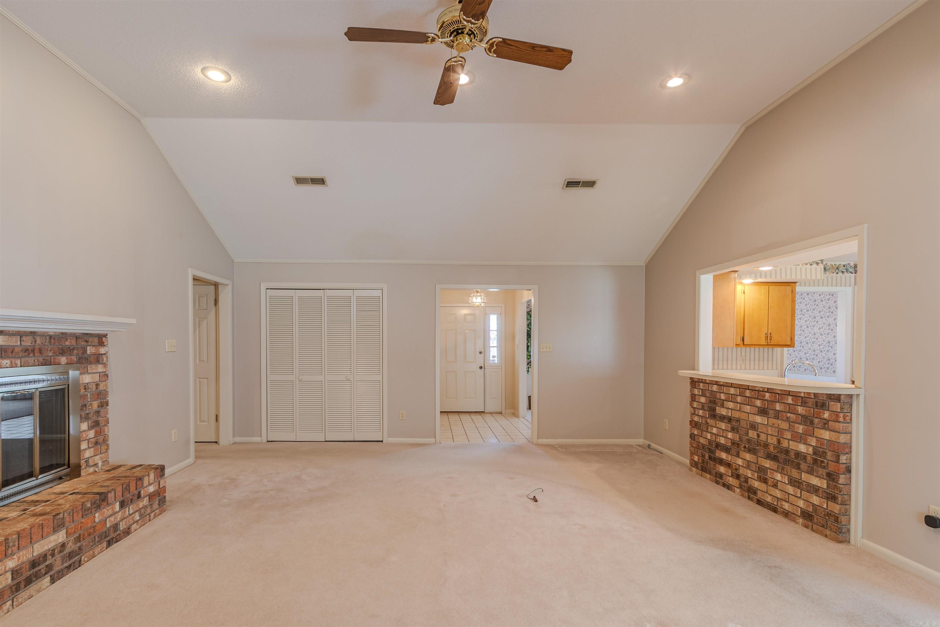 1000 Meriwether Ln Property Photo 14