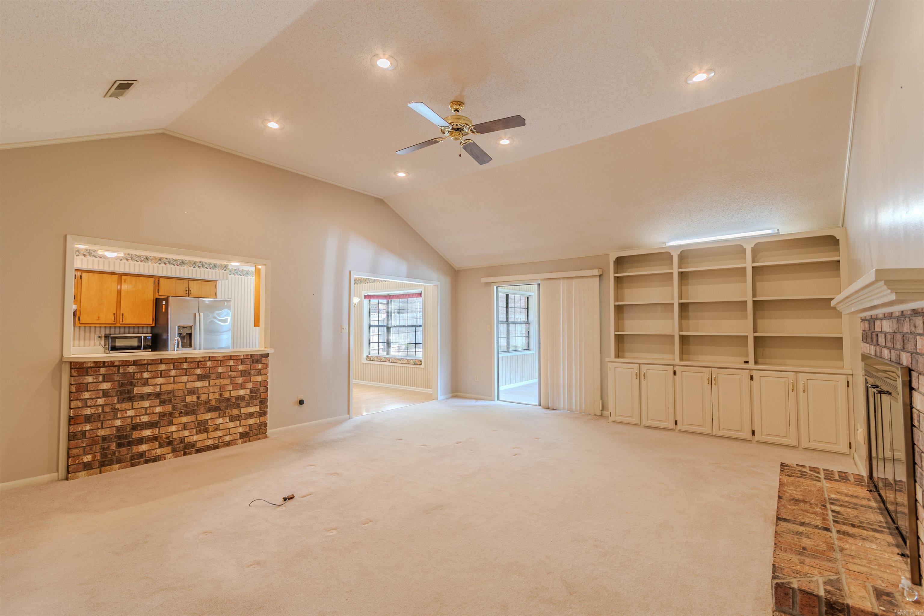 1000 Meriwether Ln Property Photo 16