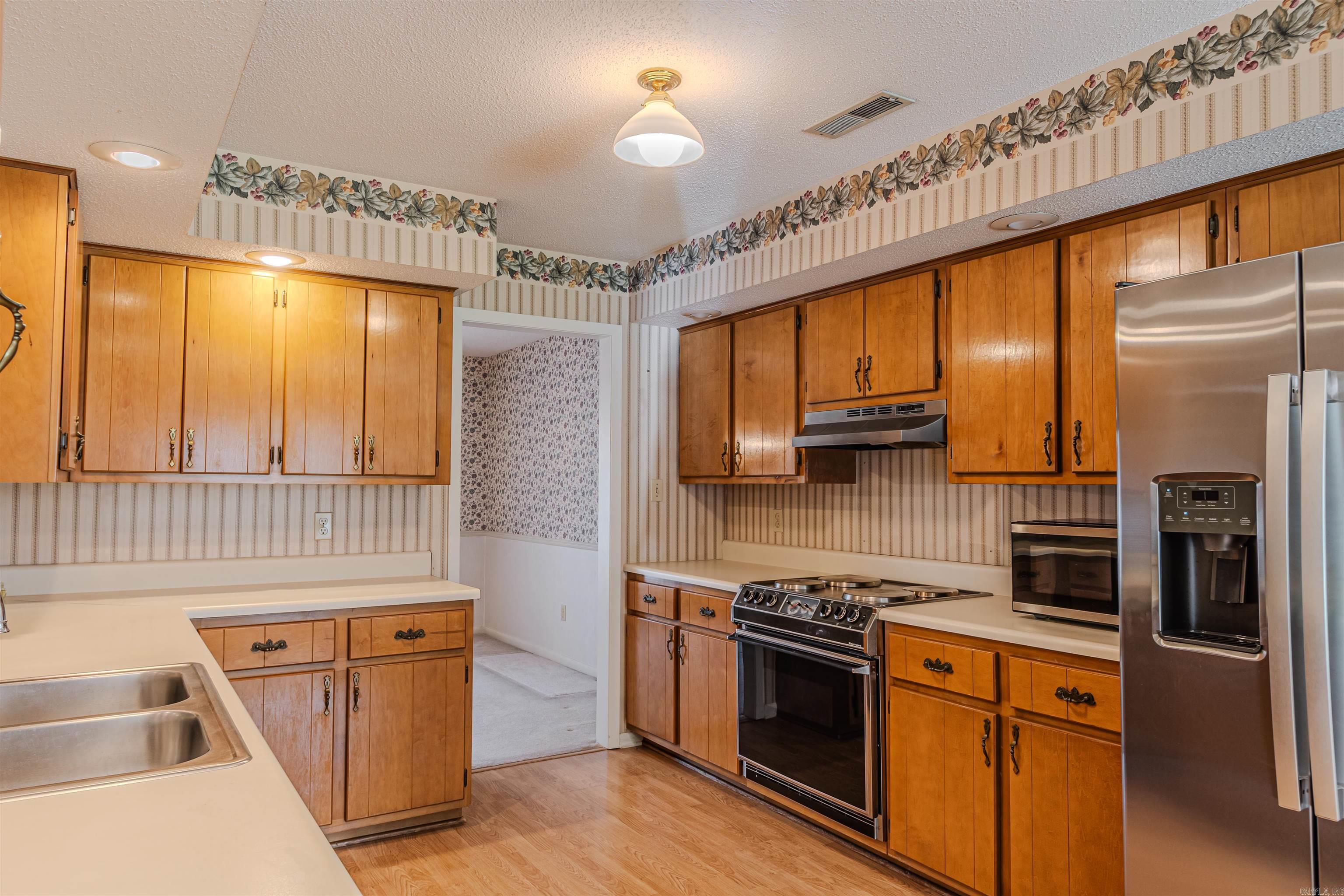 1000 Meriwether Ln Property Photo 20
