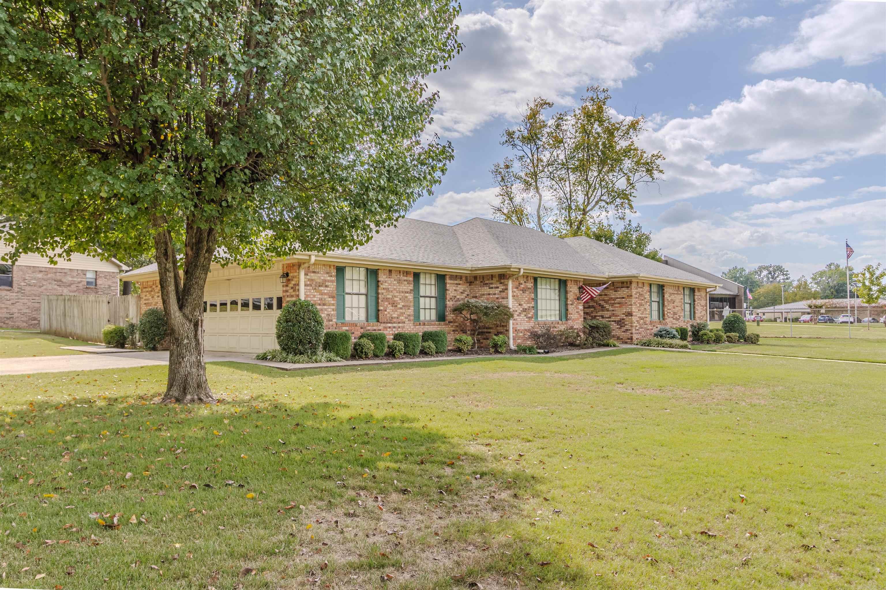 1000 Meriwether Ln Property Photo 27
