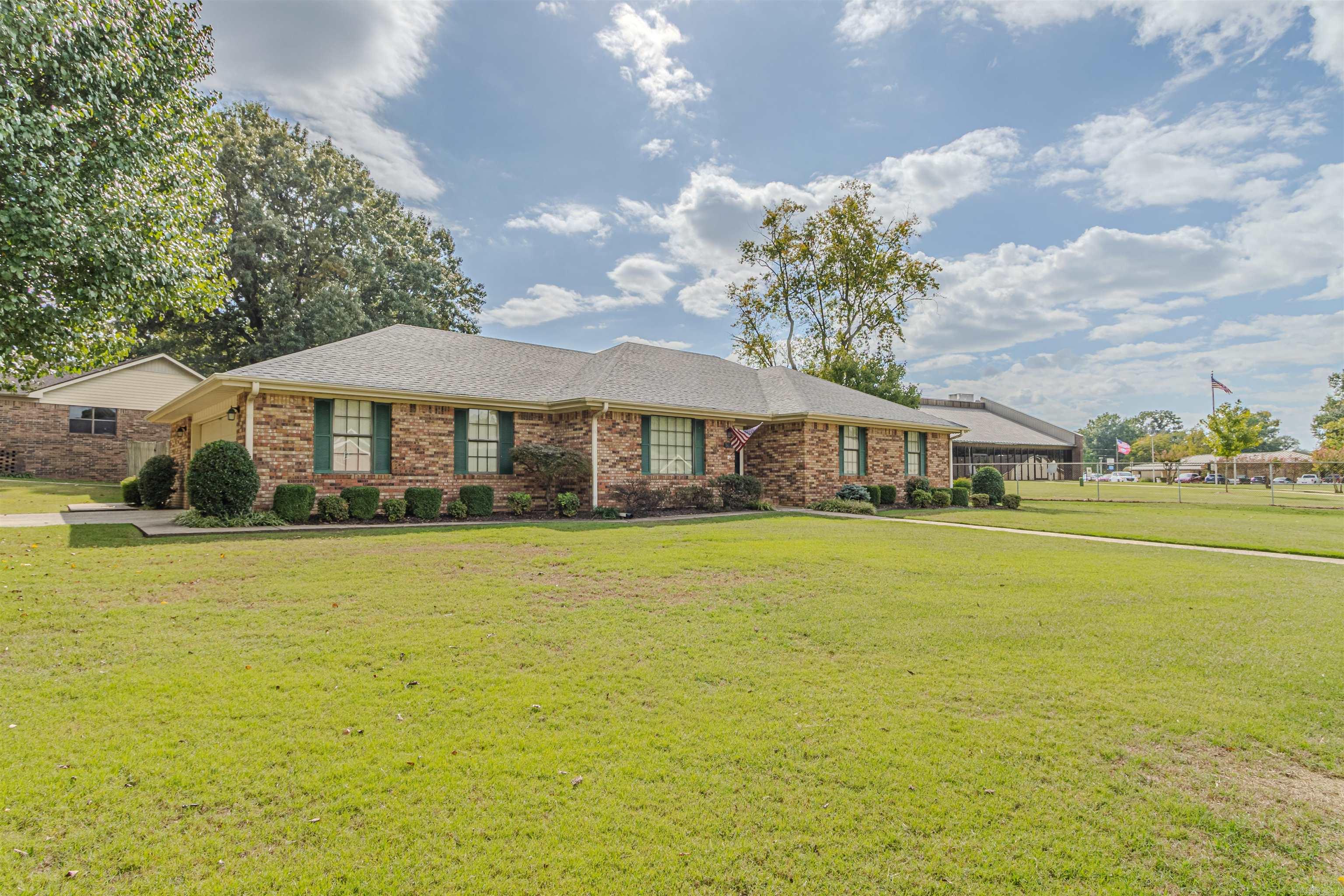 1000 Meriwether Ln Property Photo 29