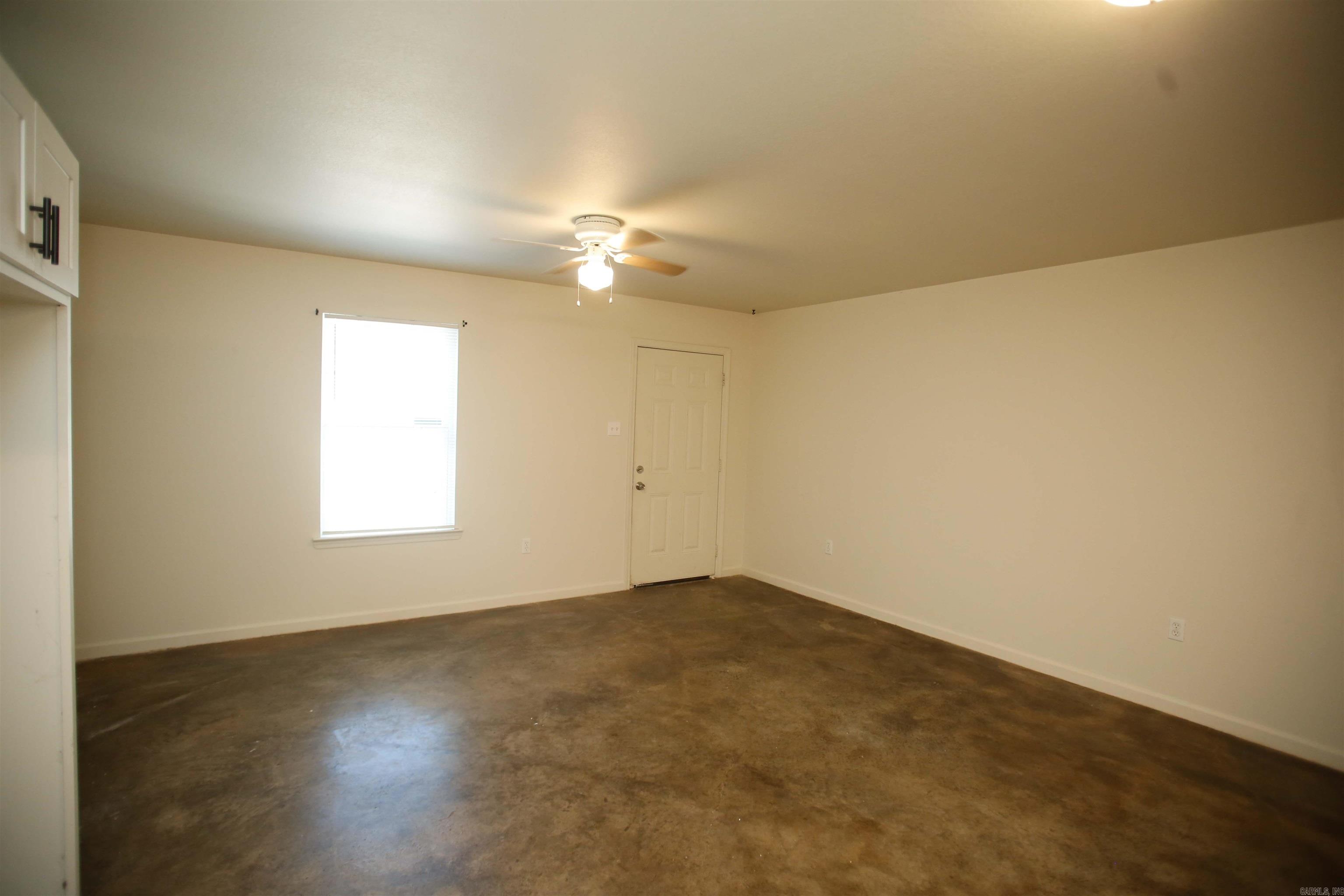 20 Santiago Drive B Property Photo 3