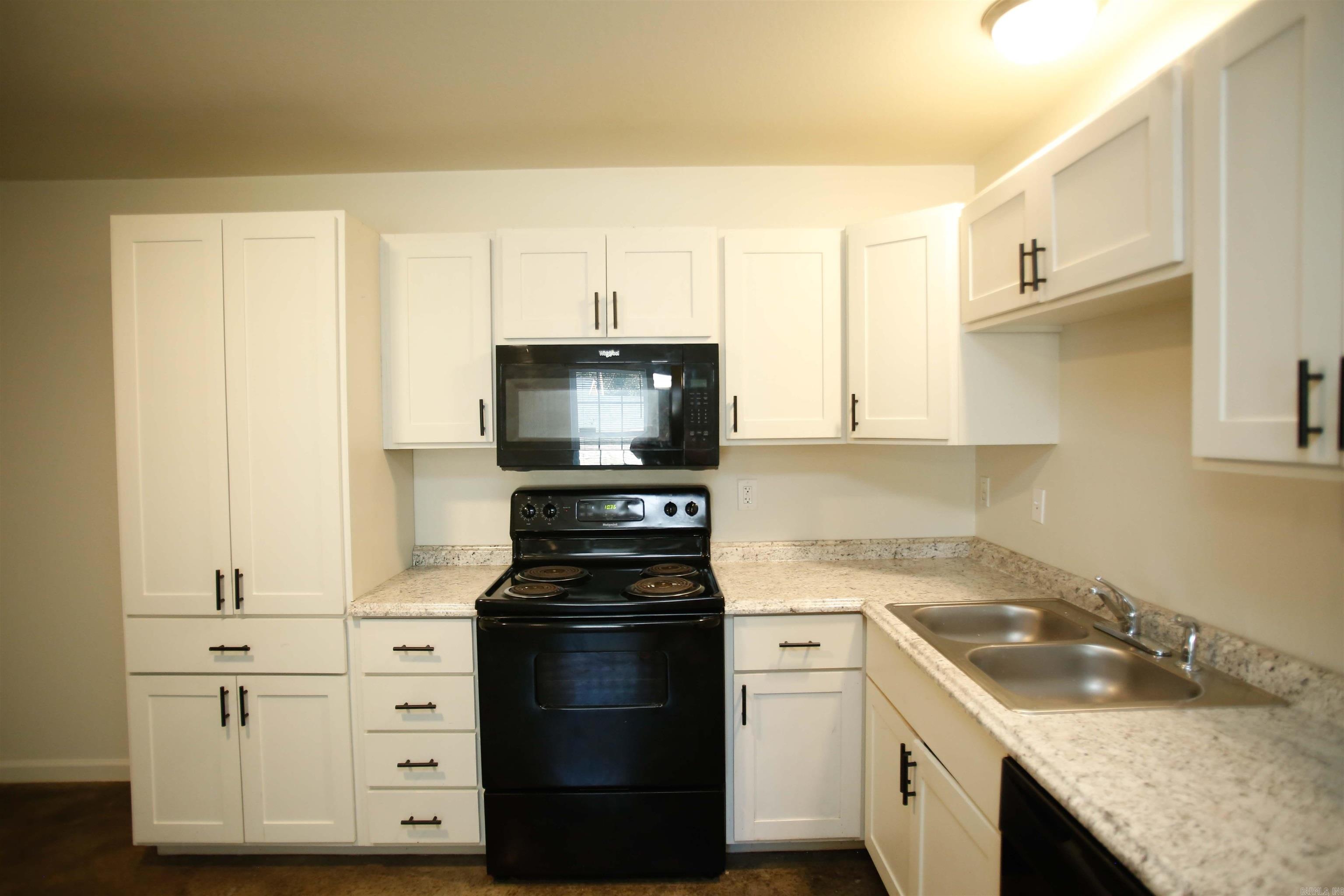 20 Santiago Drive B Property Photo 7