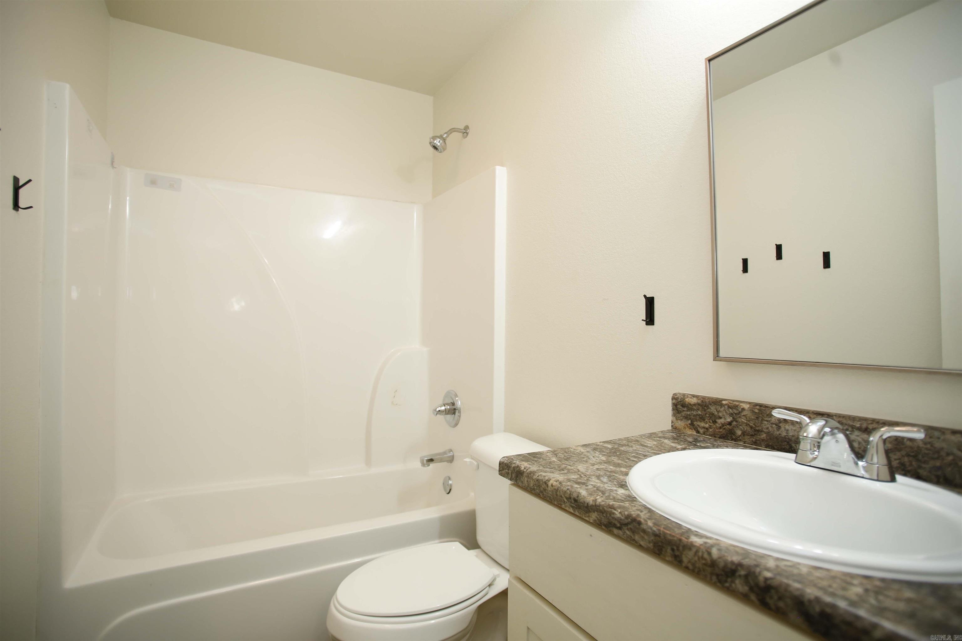 20 Santiago Drive B Property Photo 13