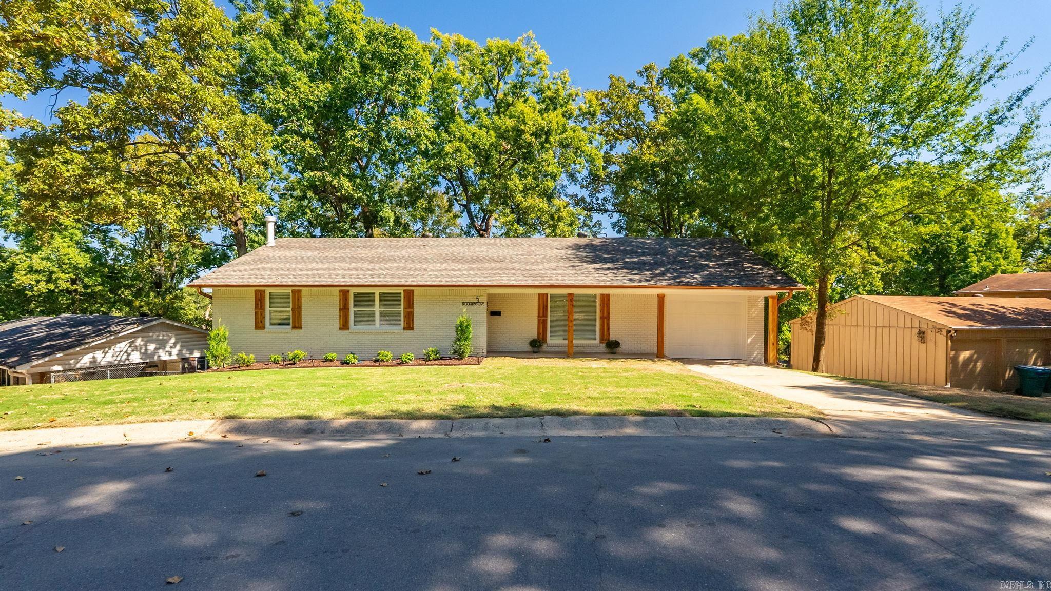 5 Brookridge Cove Property Photo 1