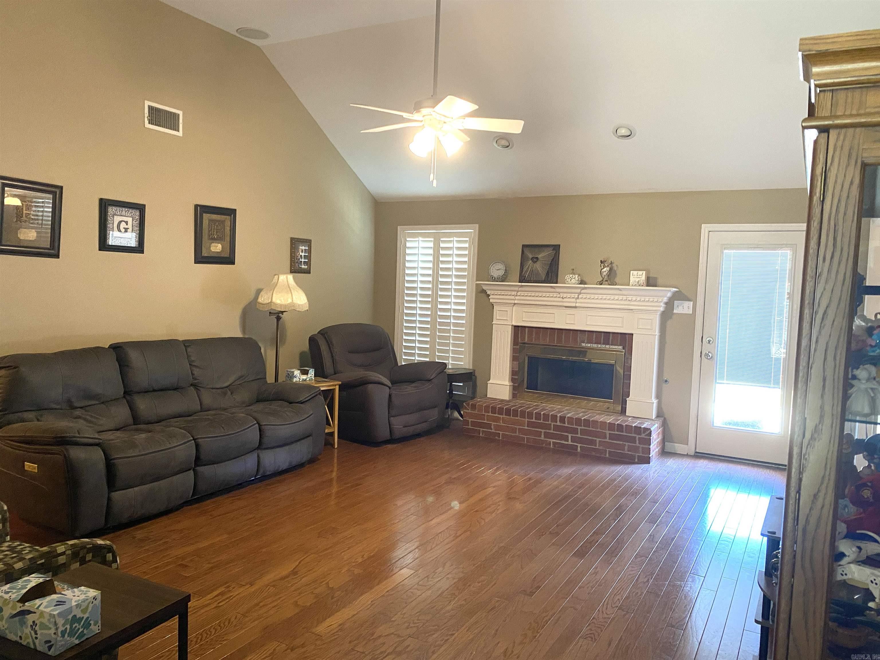 108 Waterside Drive Property Photo 4