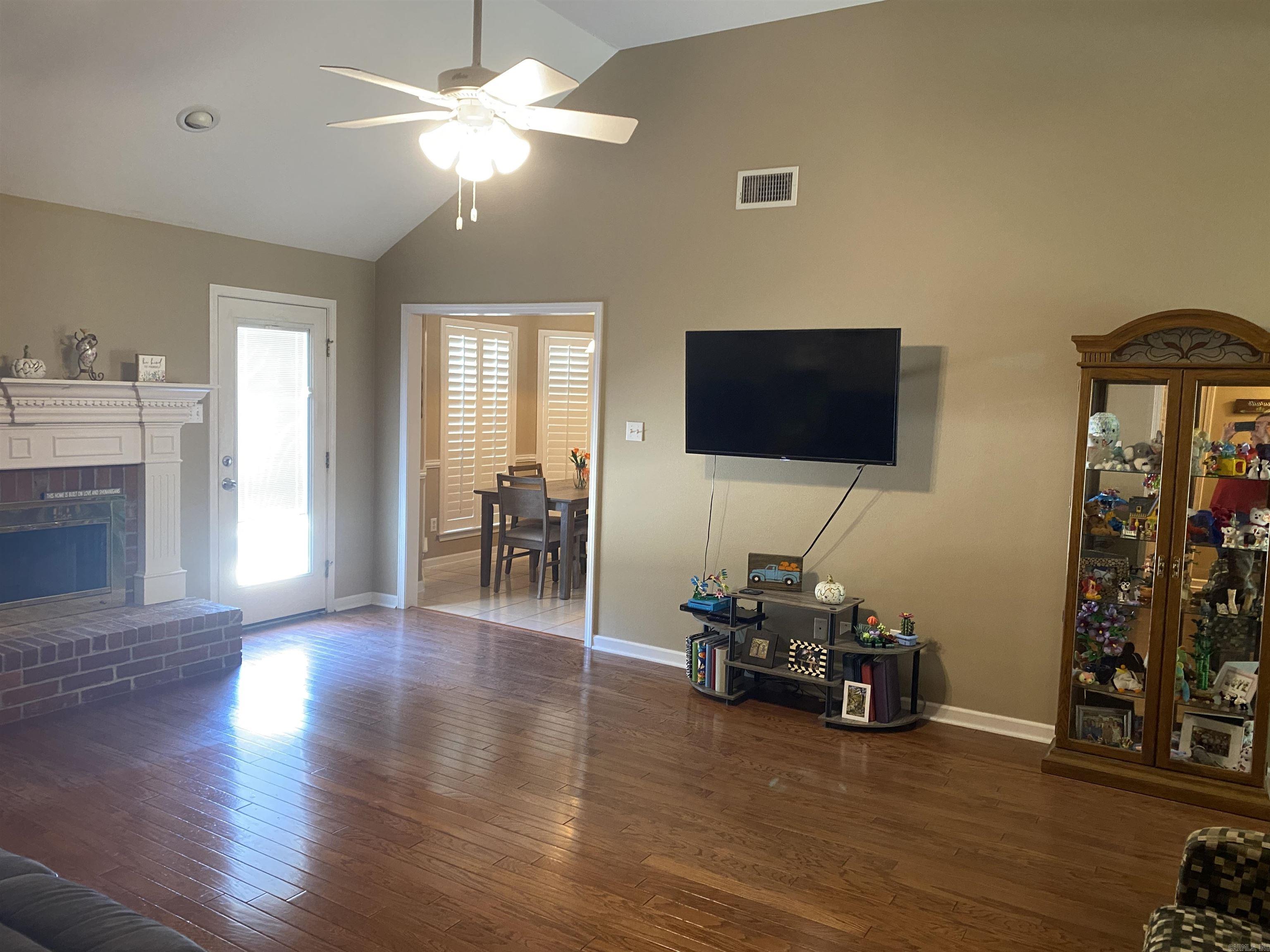 108 Waterside Drive Property Photo 5