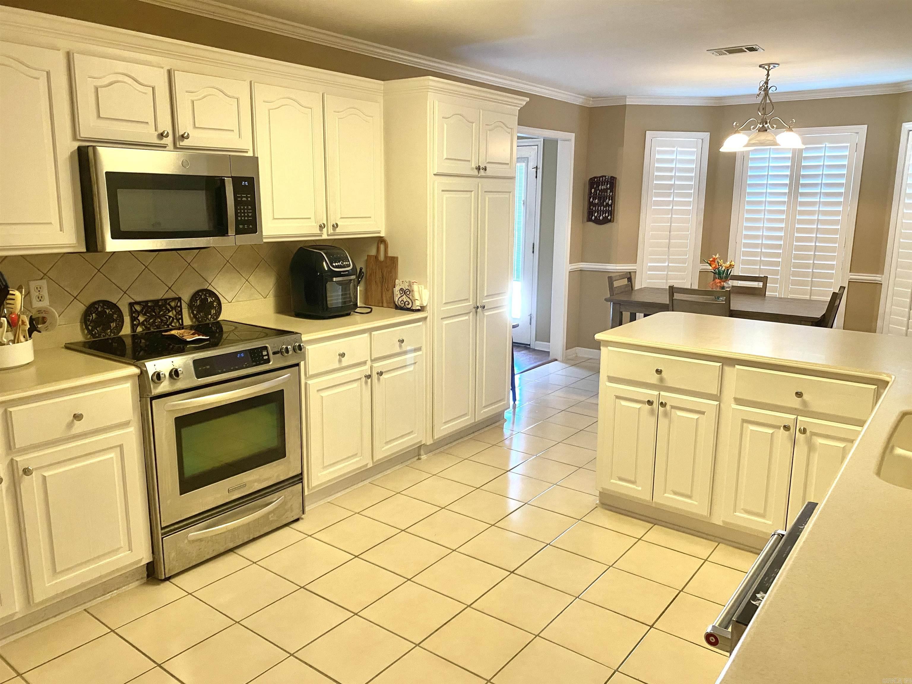 108 Waterside Drive Property Photo 10
