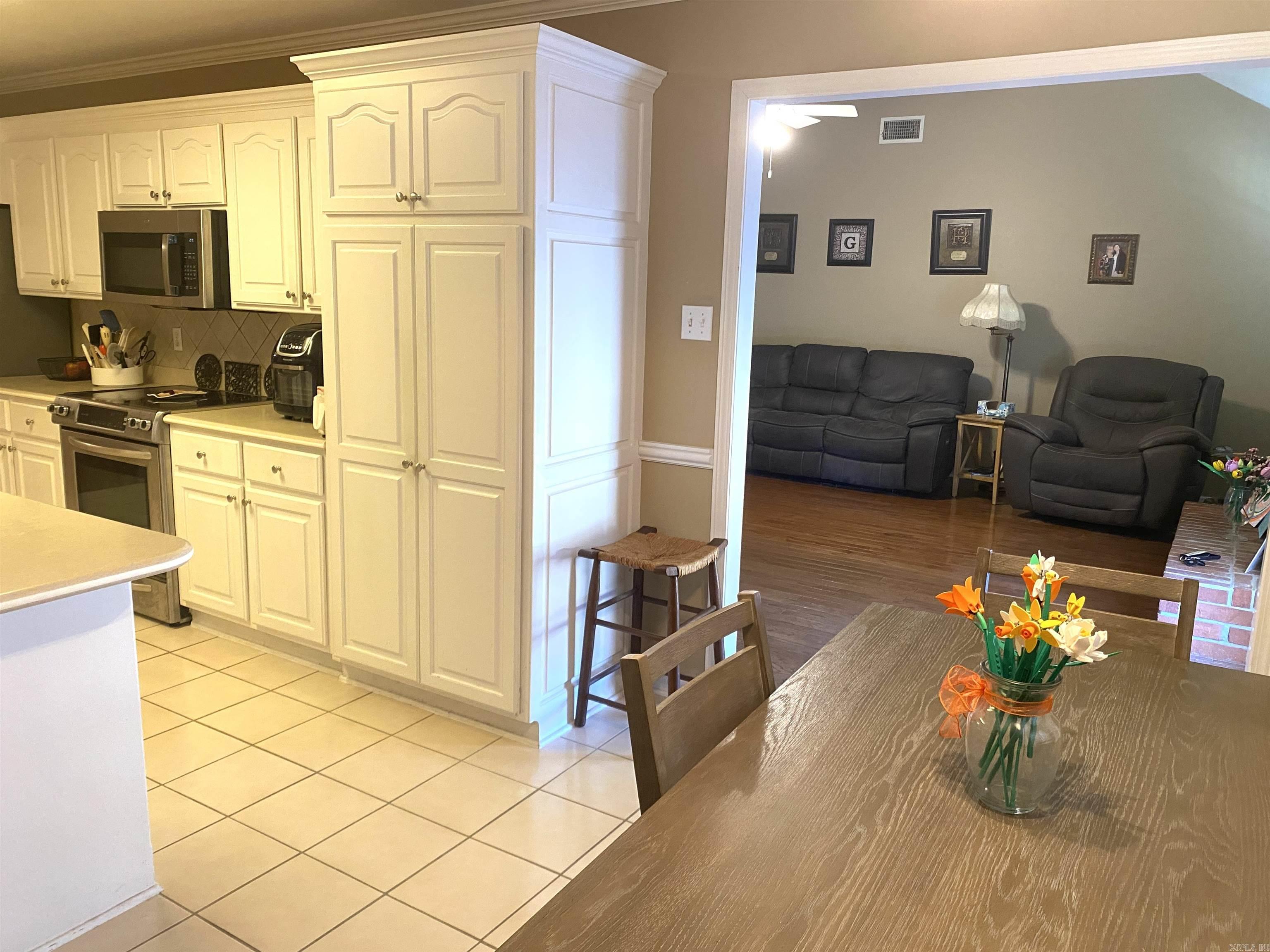 108 Waterside Drive Property Photo 11