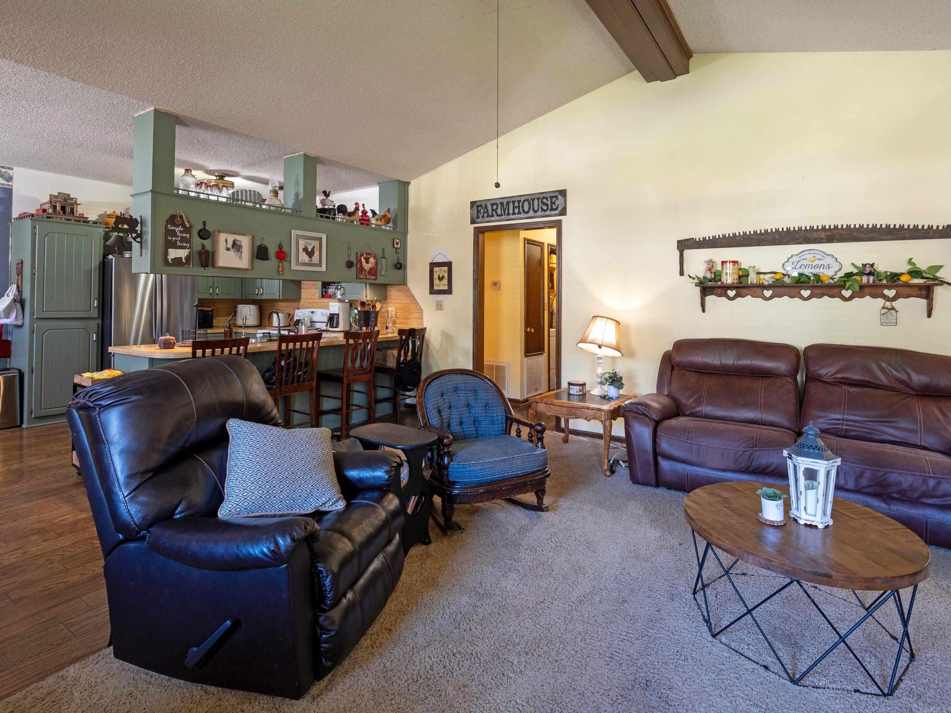 207 Amber Oaks Drive Property Photo 4