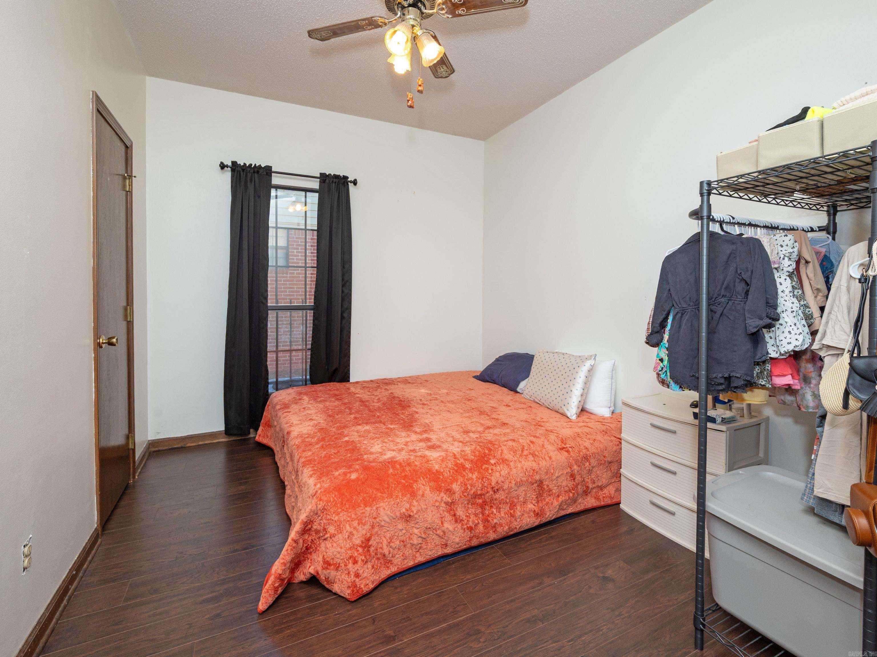 207 Amber Oaks Drive Property Photo 14