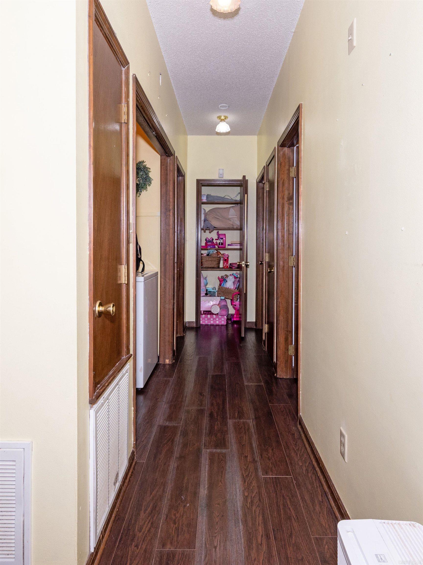 207 Amber Oaks Drive Property Photo 17