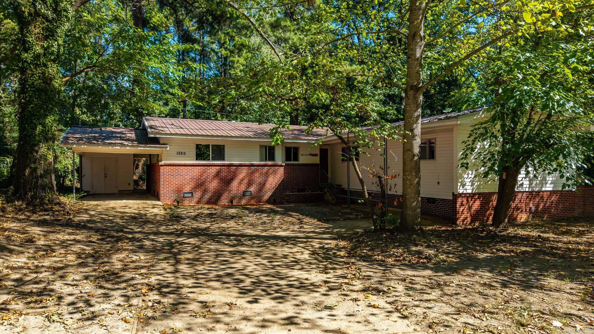 1220 Jameson Avenue Property Photo 2
