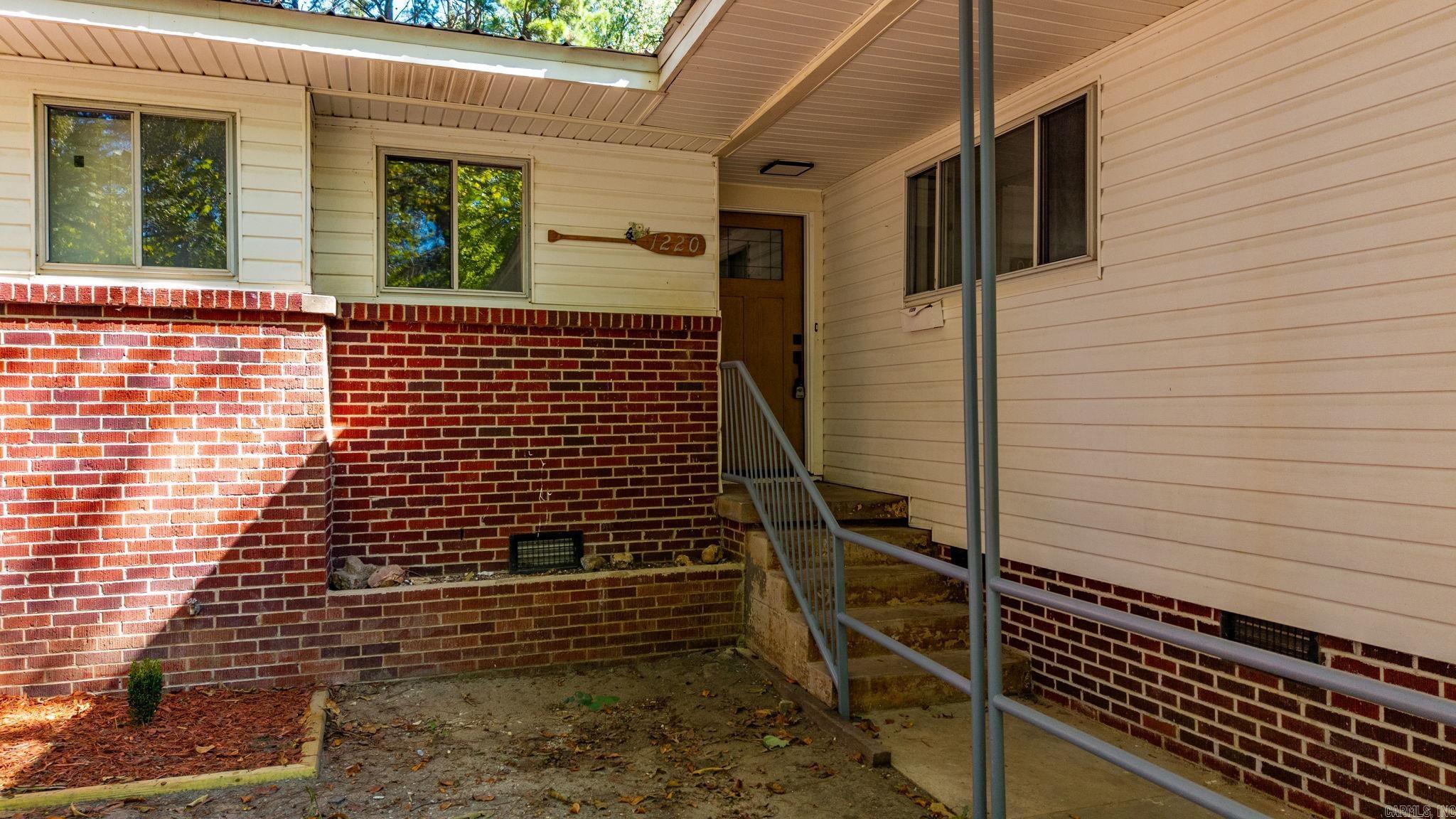 1220 Jameson Avenue Property Photo 3